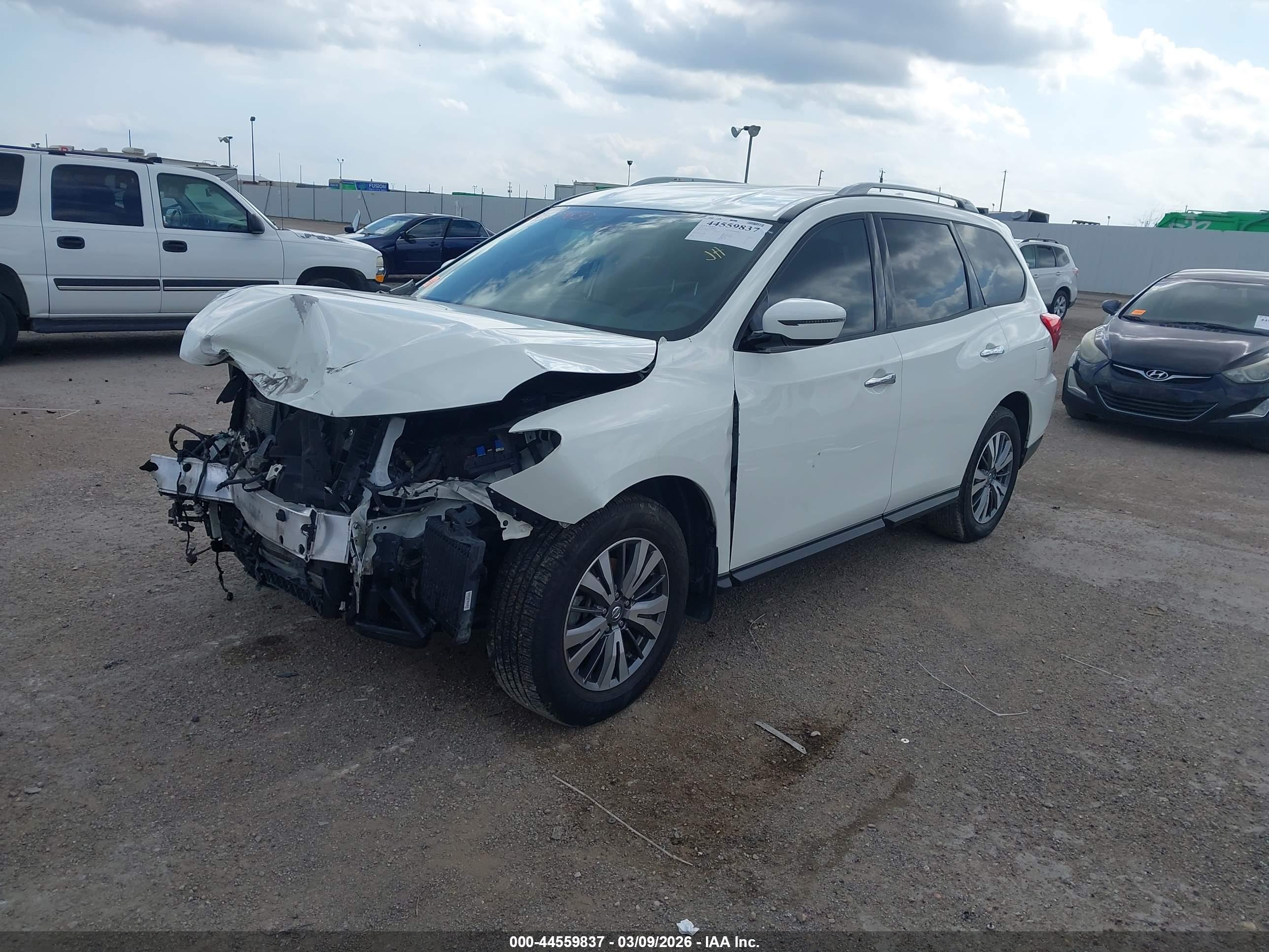 NISSAN PATHFINDER image 2
