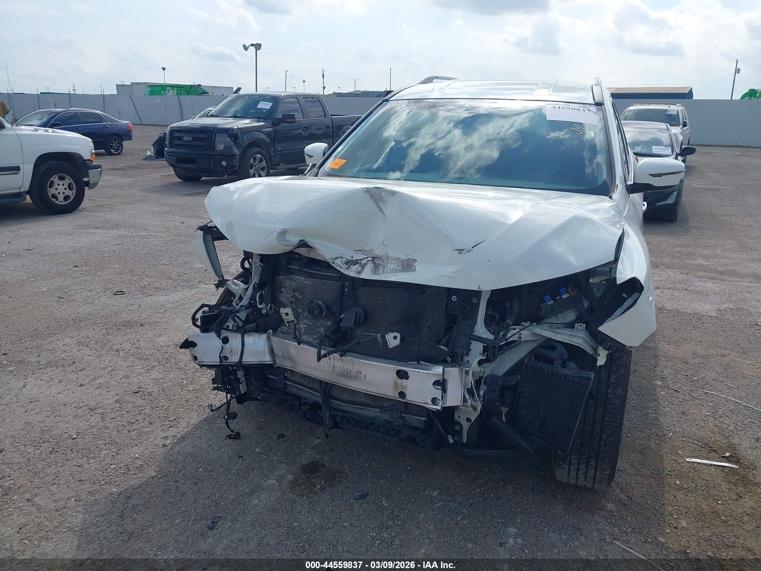 NISSAN PATHFINDER image 6