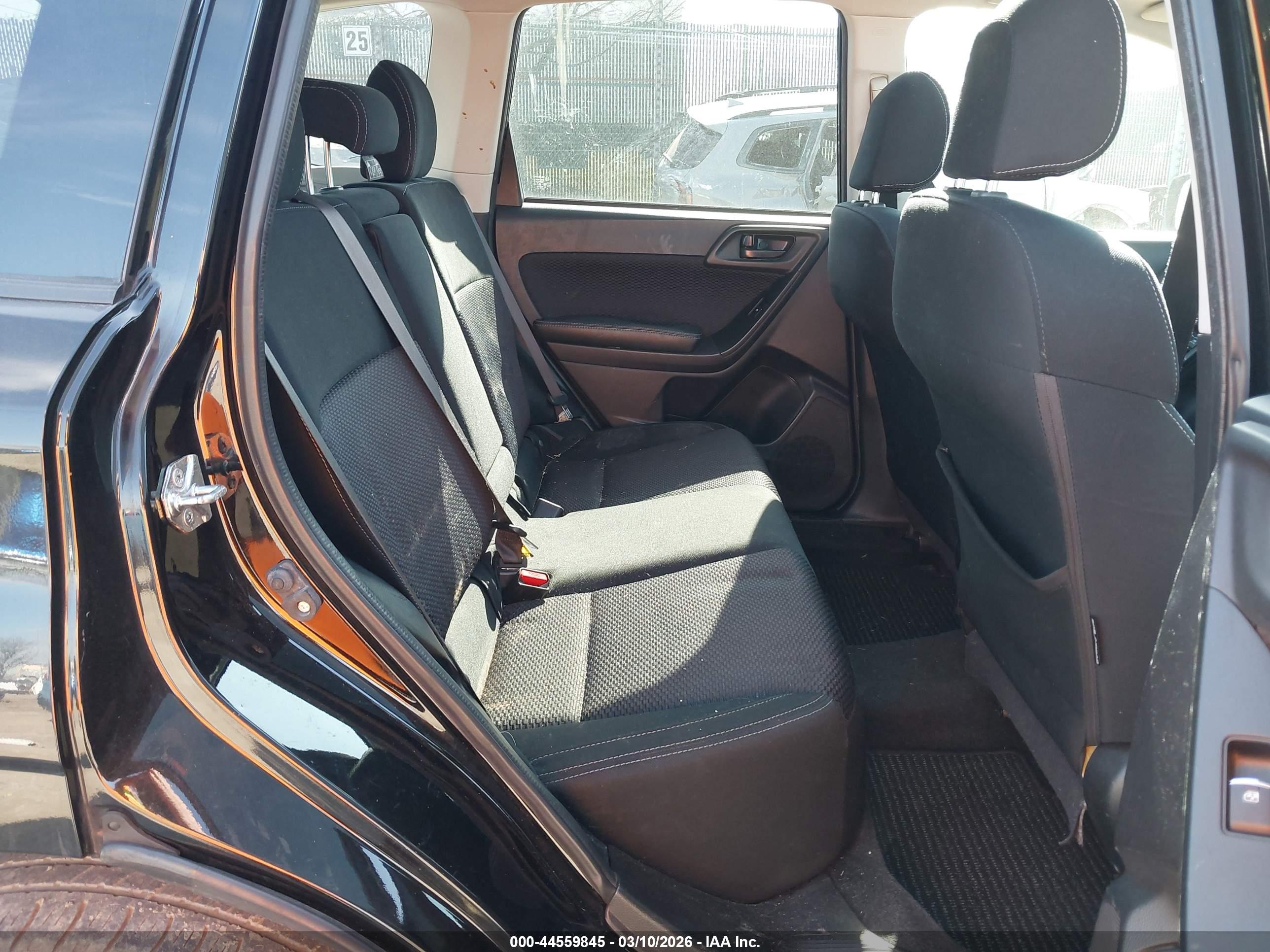 SUBARU FORESTER image 8