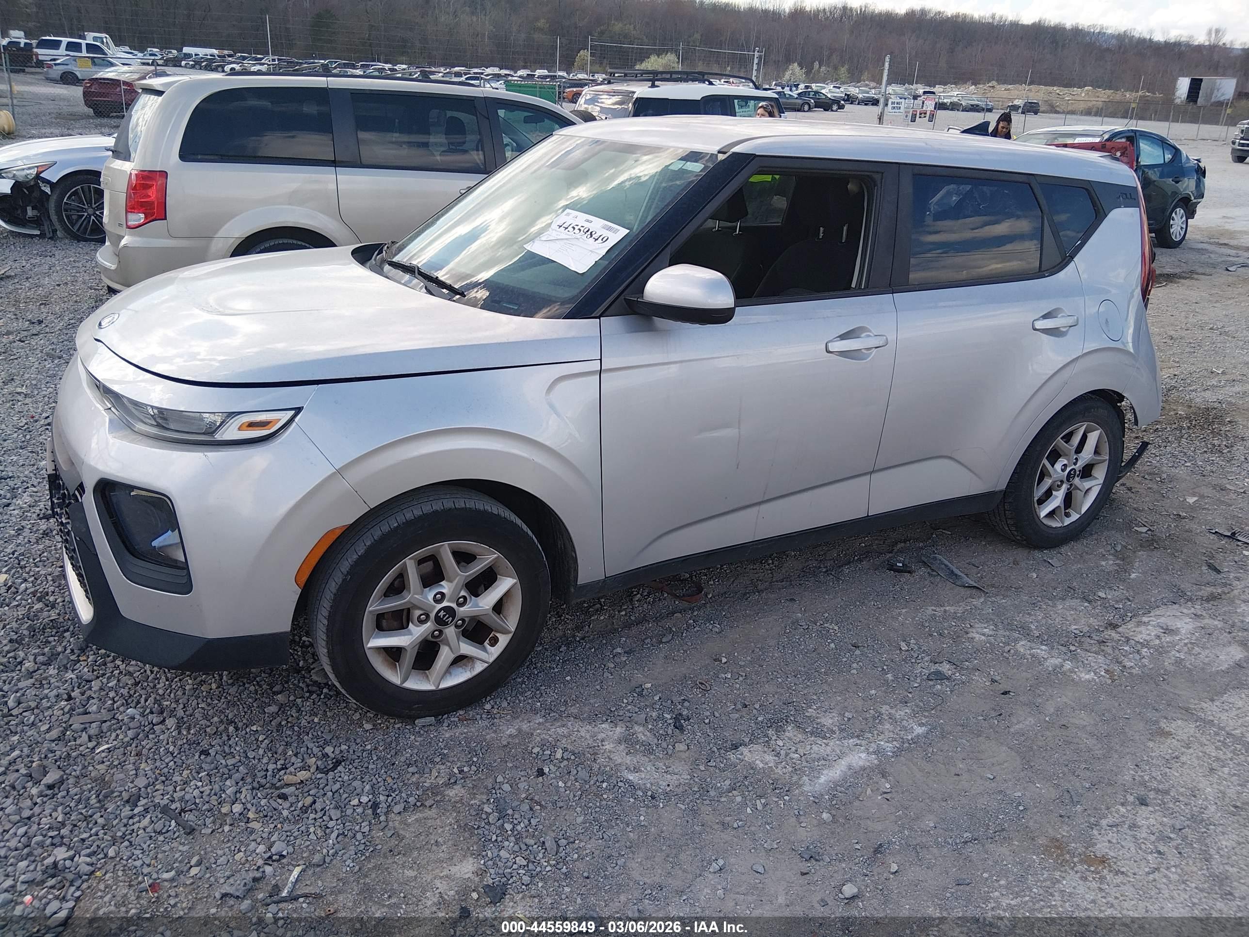 KIA SOUL image 2
