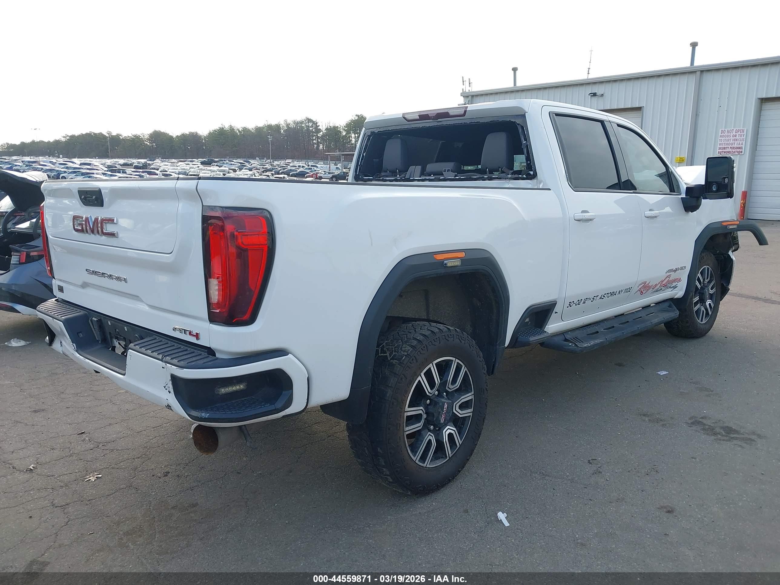 GMC SIERRA image 4