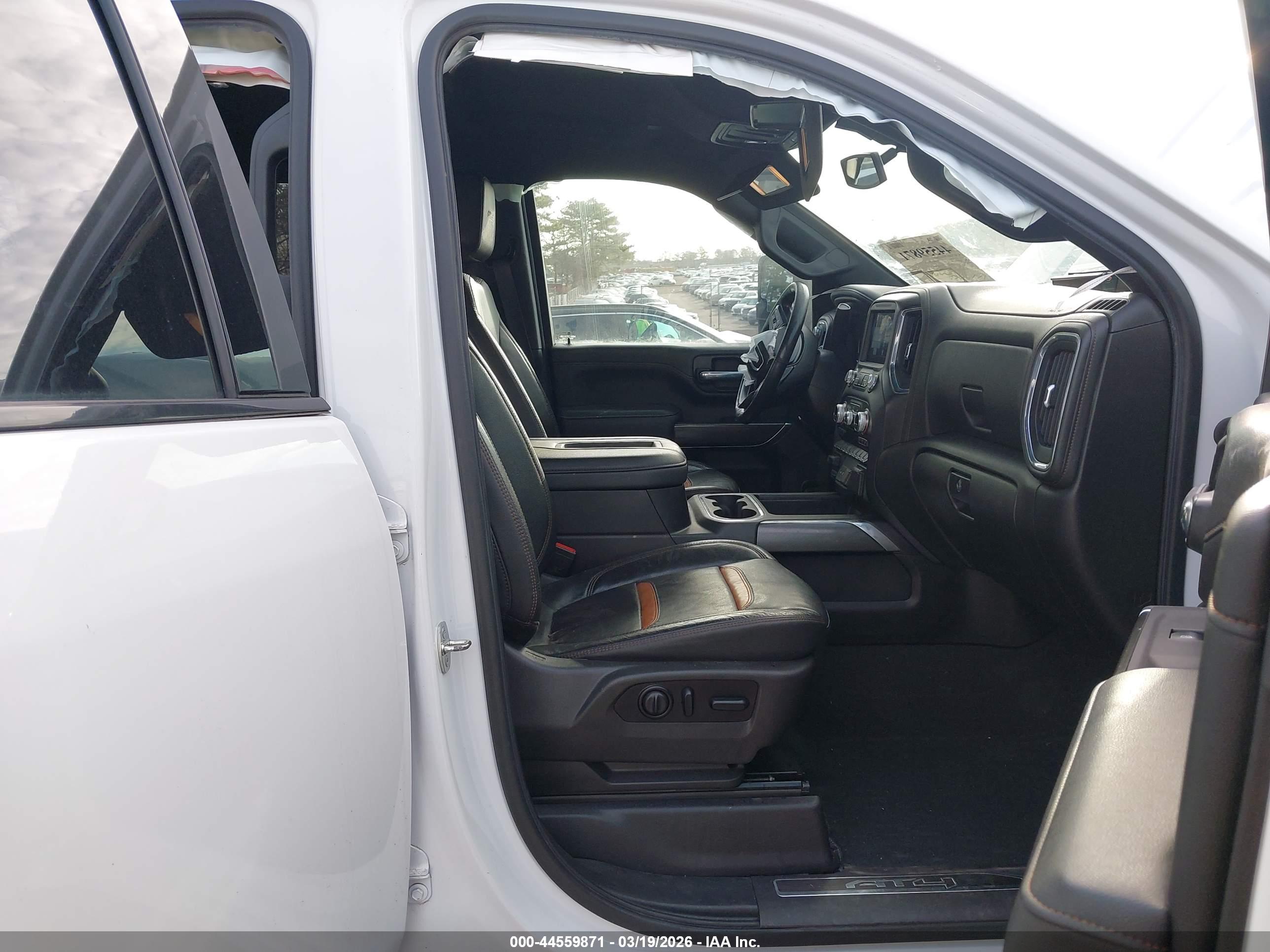 GMC SIERRA image 8