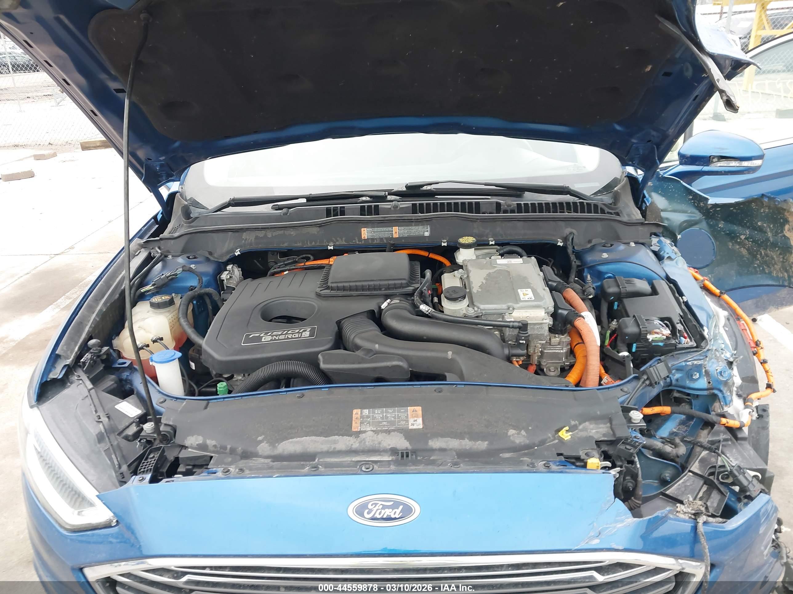 FORD FUSION image 10