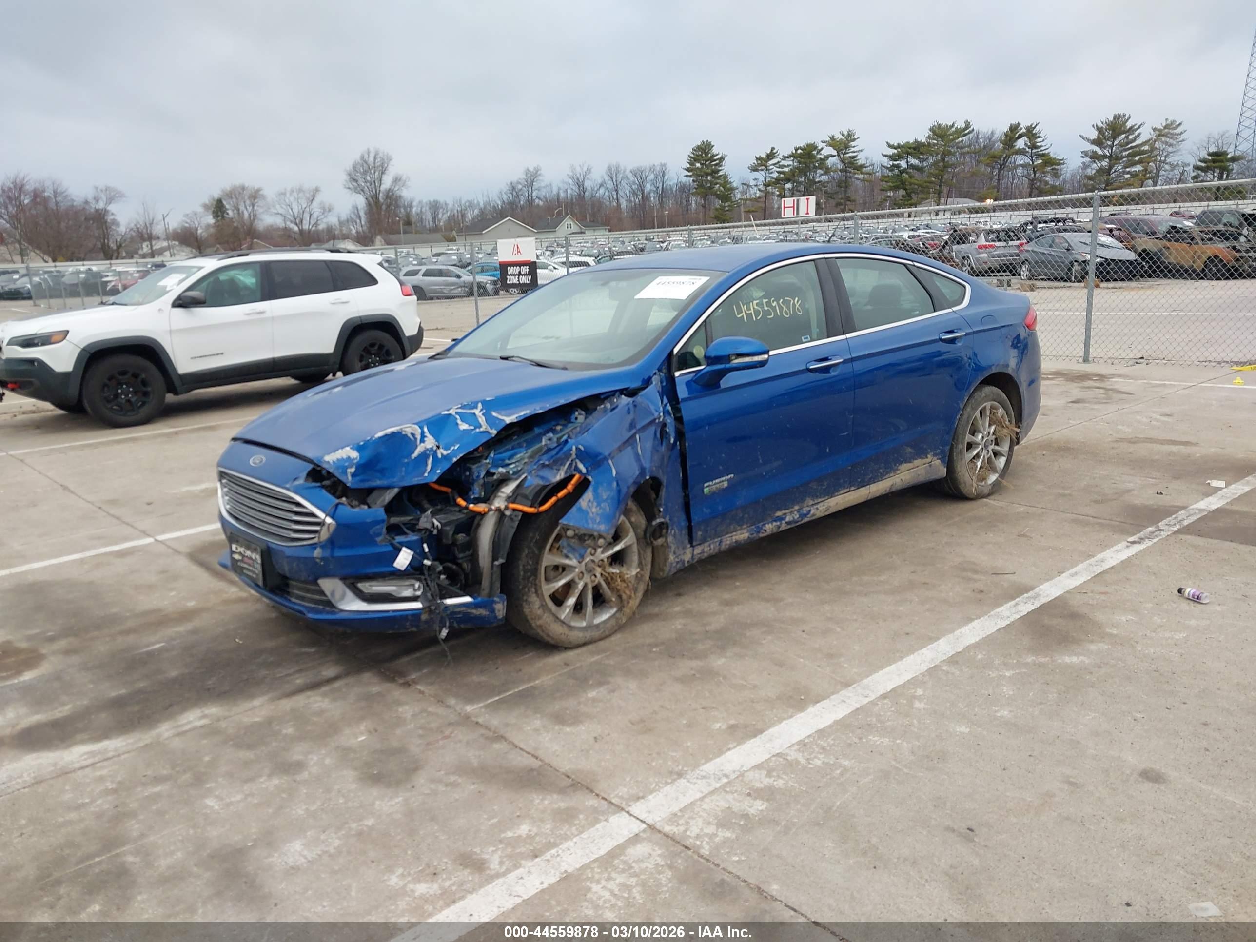 FORD FUSION image 2