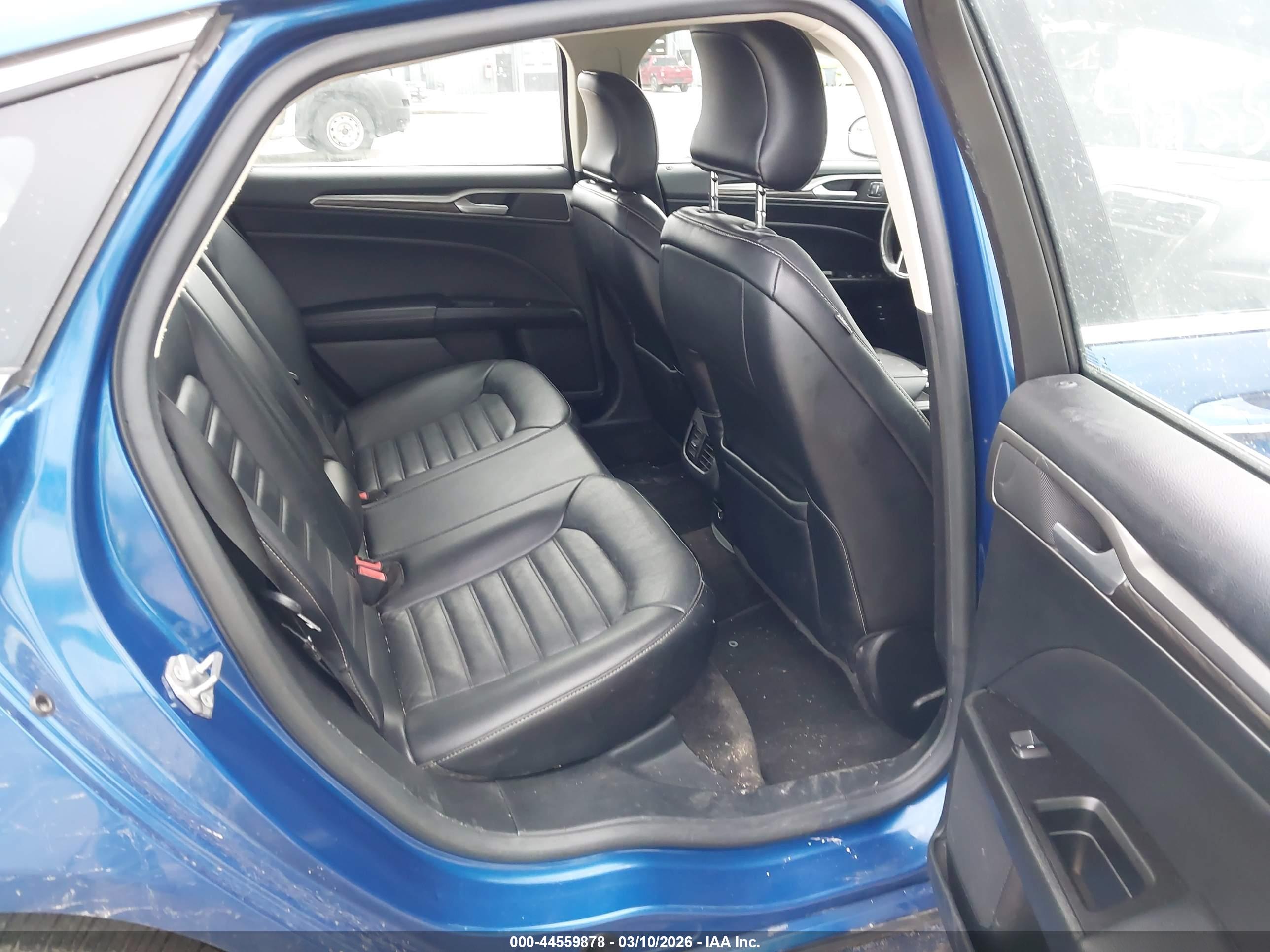 FORD FUSION image 8