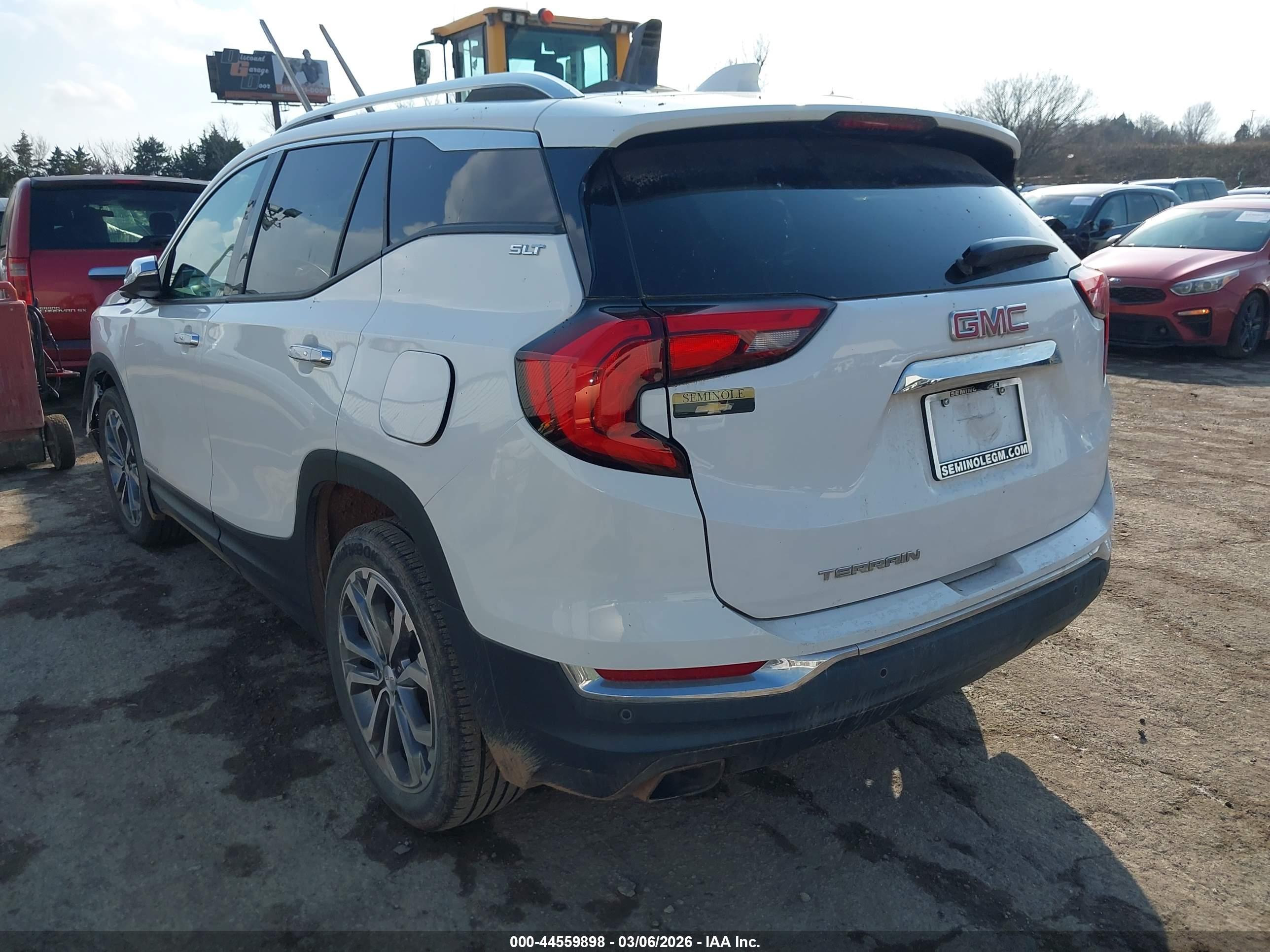 GMC TERRAIN image 3