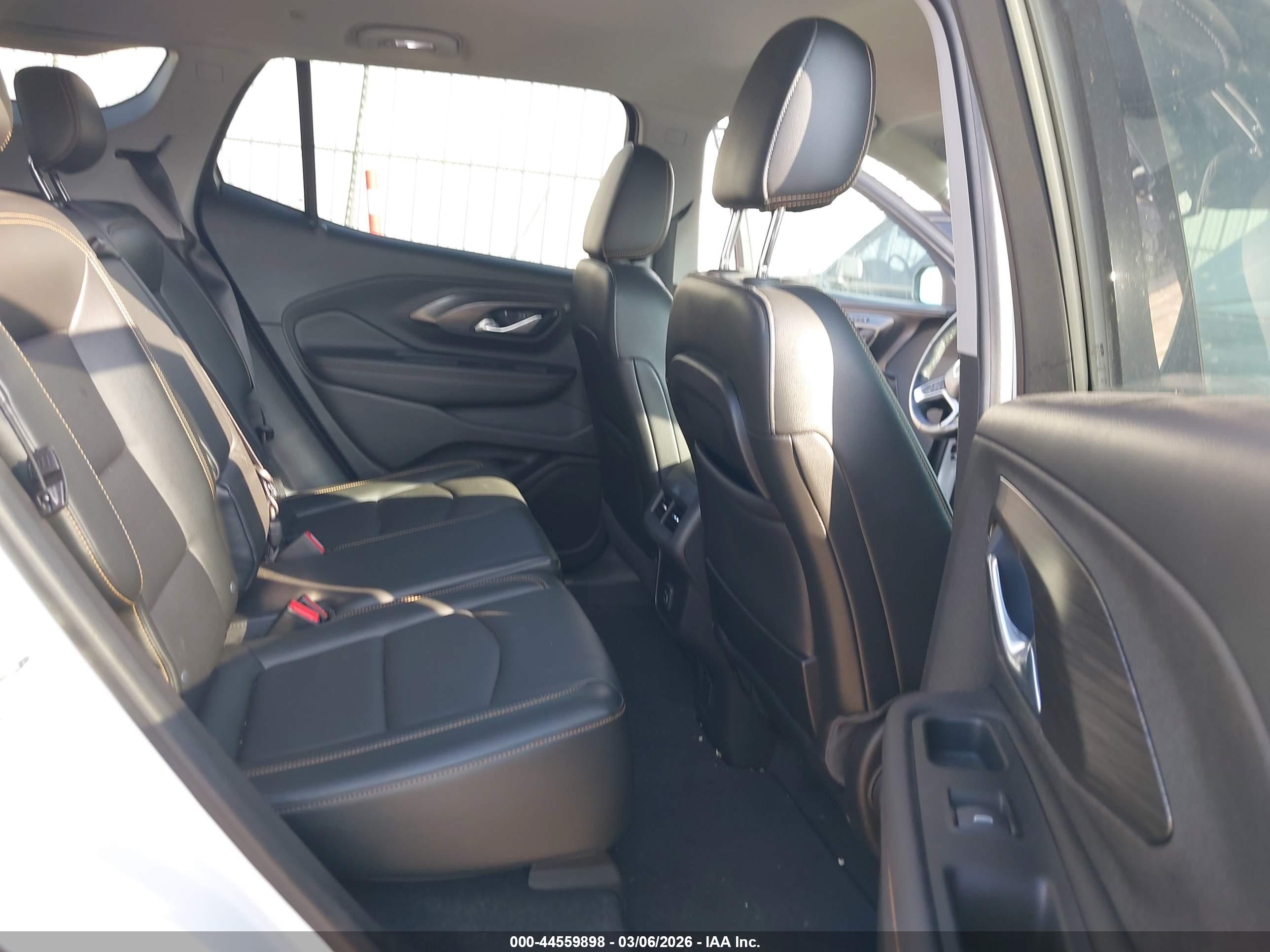 GMC TERRAIN image 8