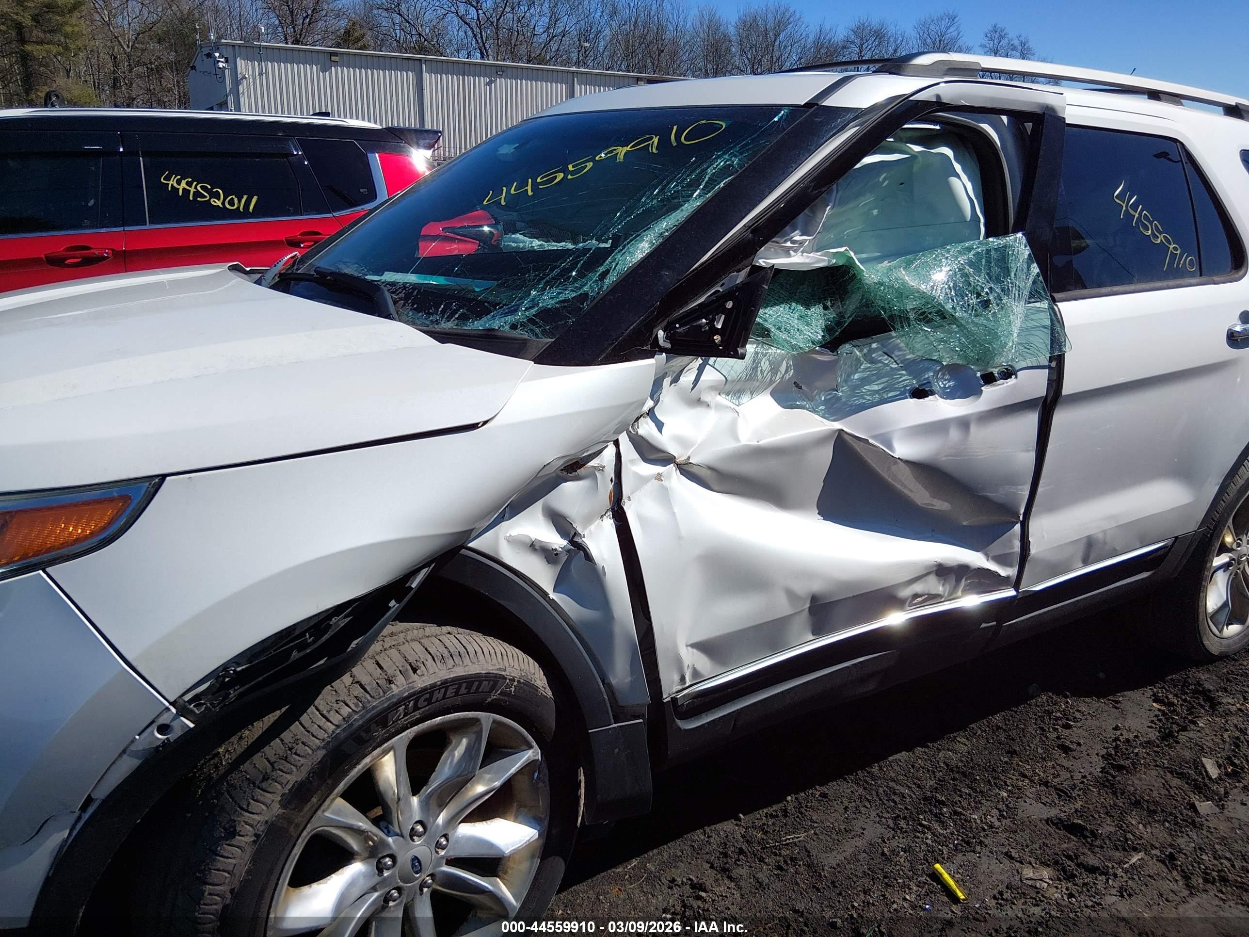 FORD EXPLORER image 6