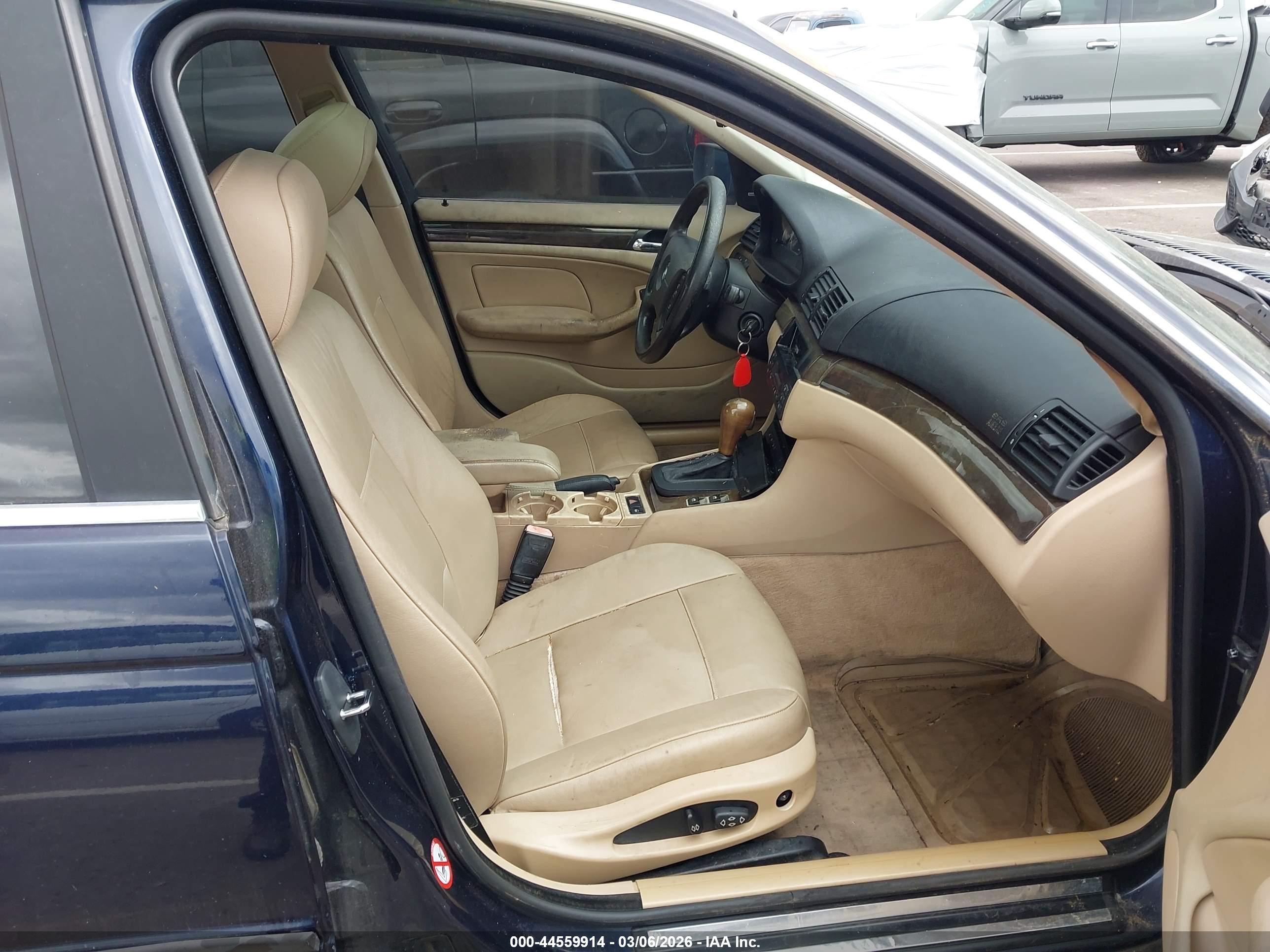 BMW 330I image 5