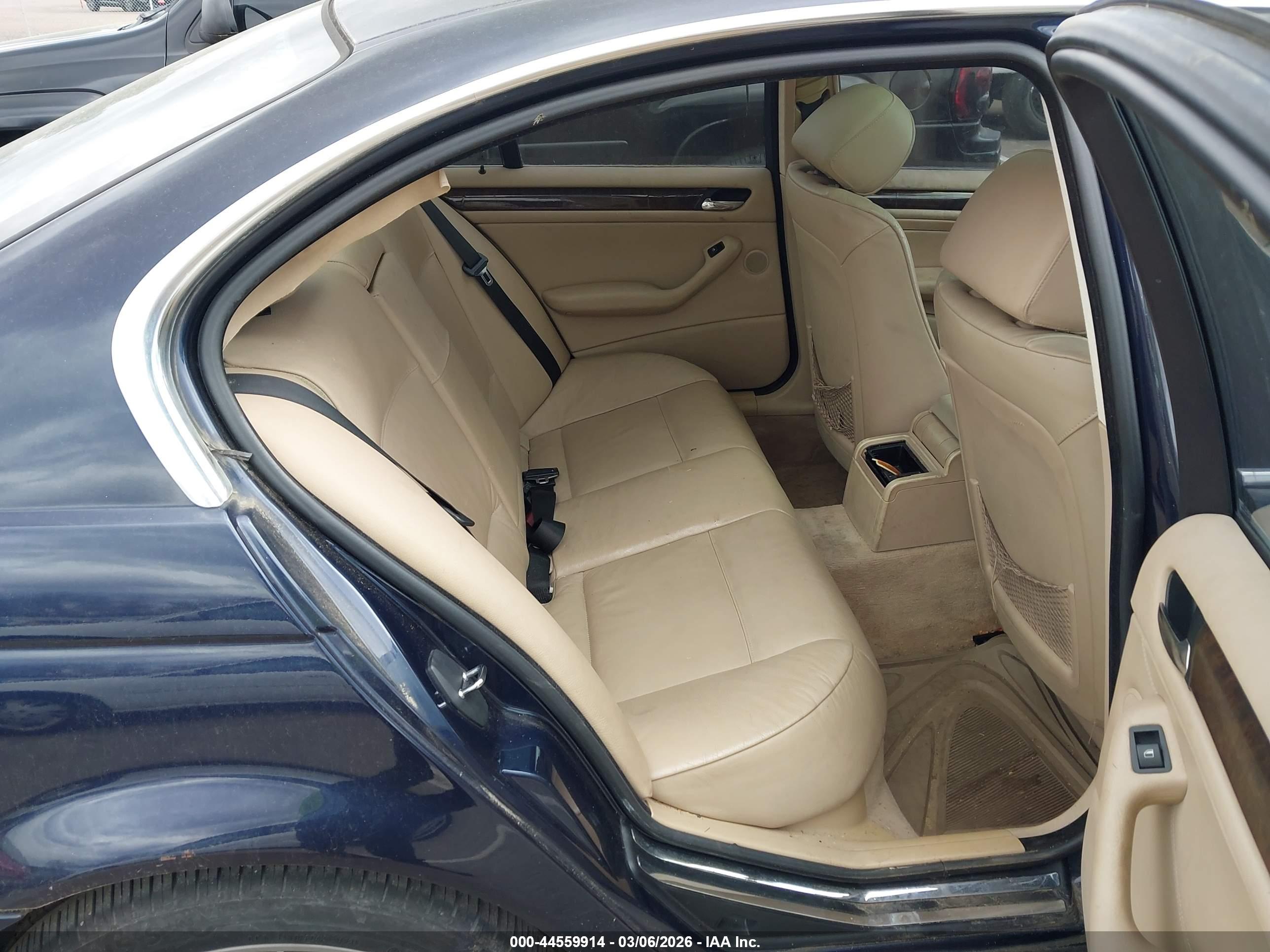 BMW 330I image 8