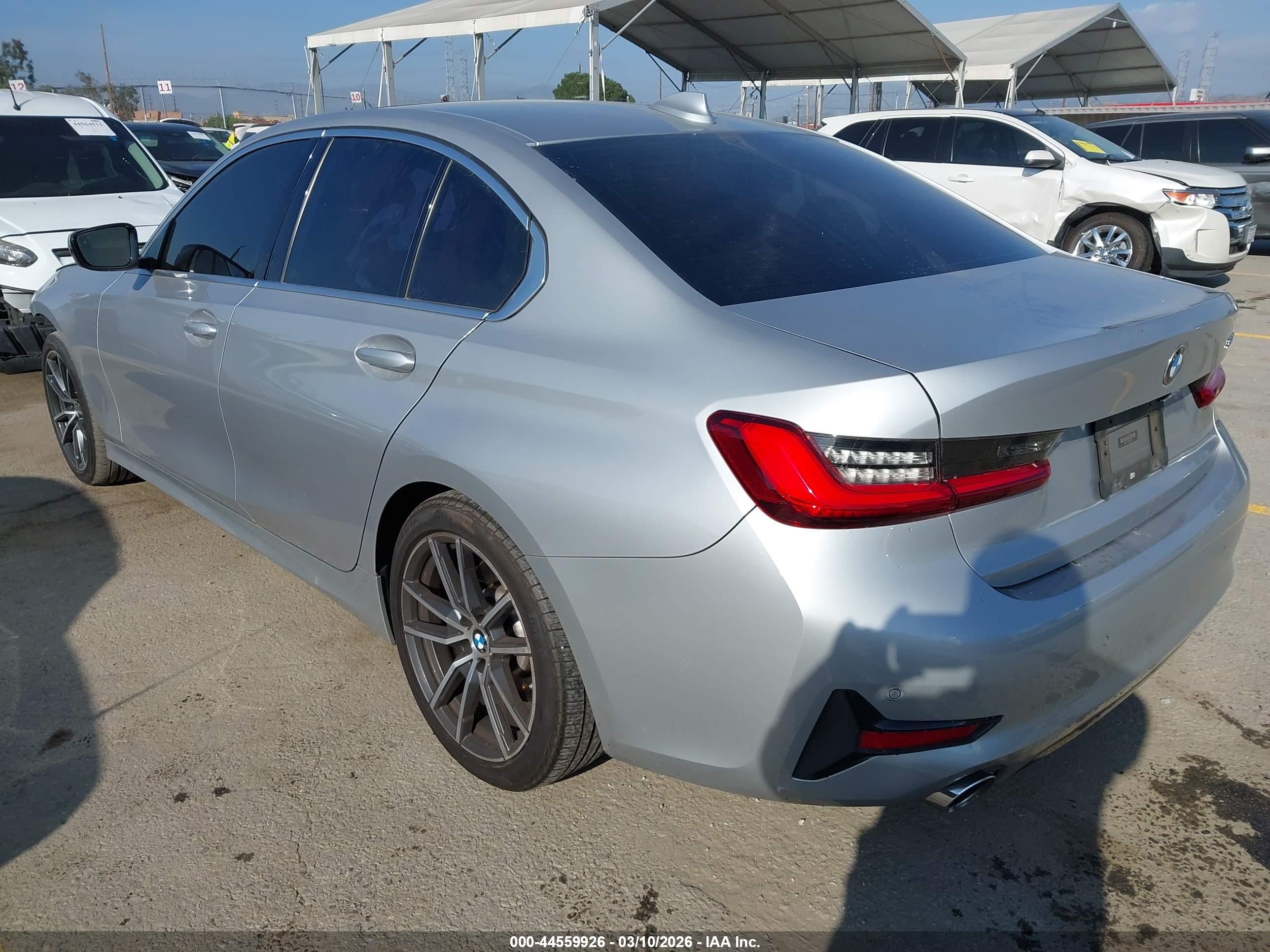 BMW 330I image 3