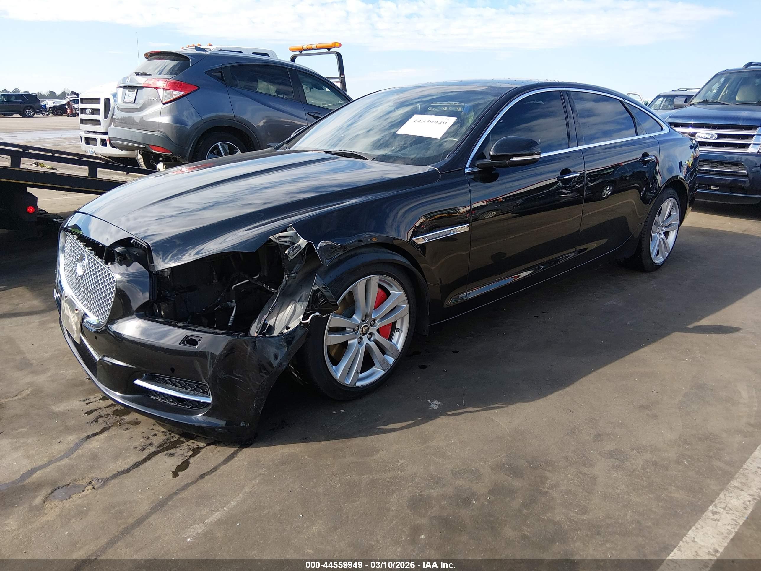 JAGUAR XJ image 2