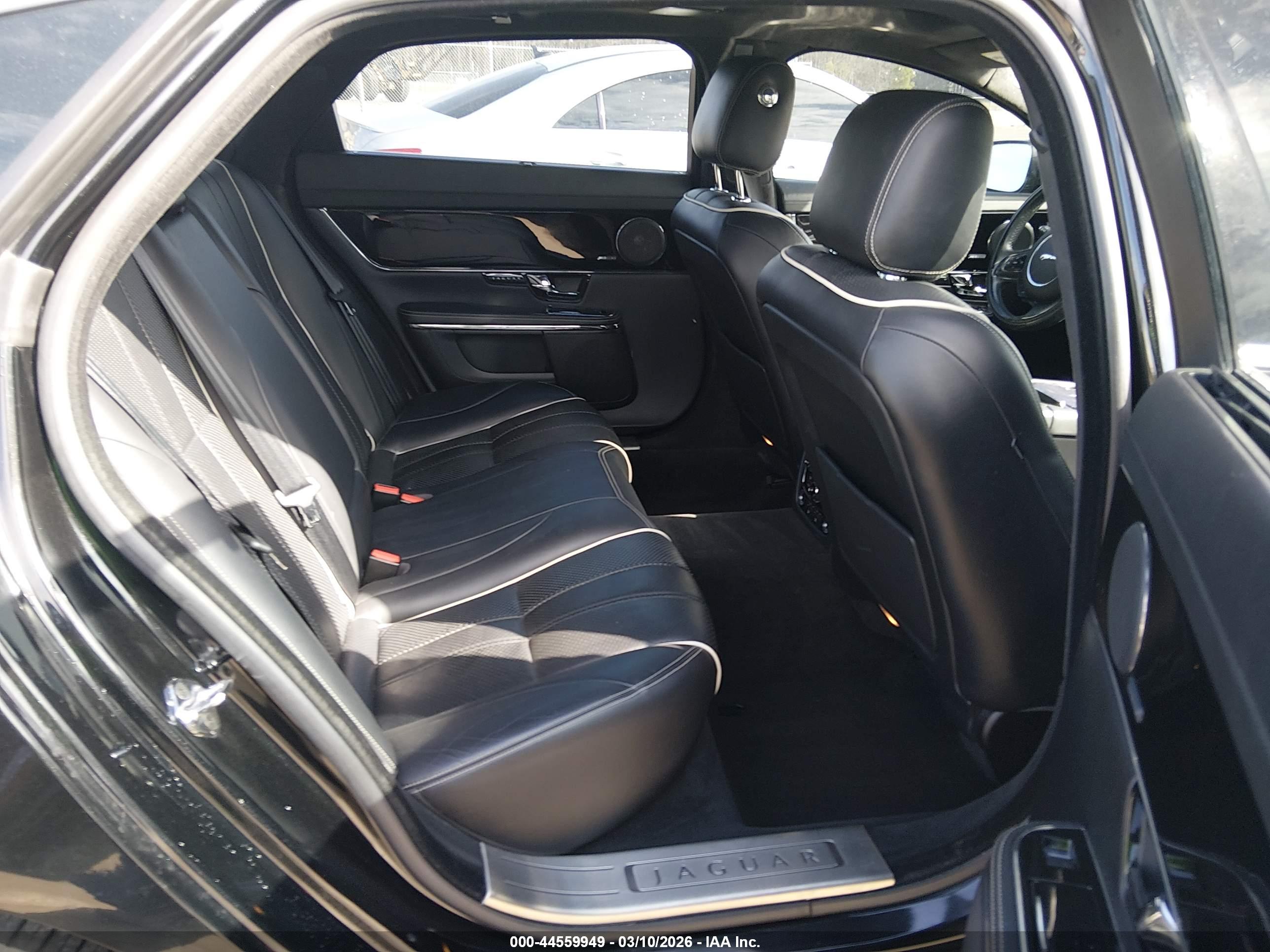 JAGUAR XJ image 8