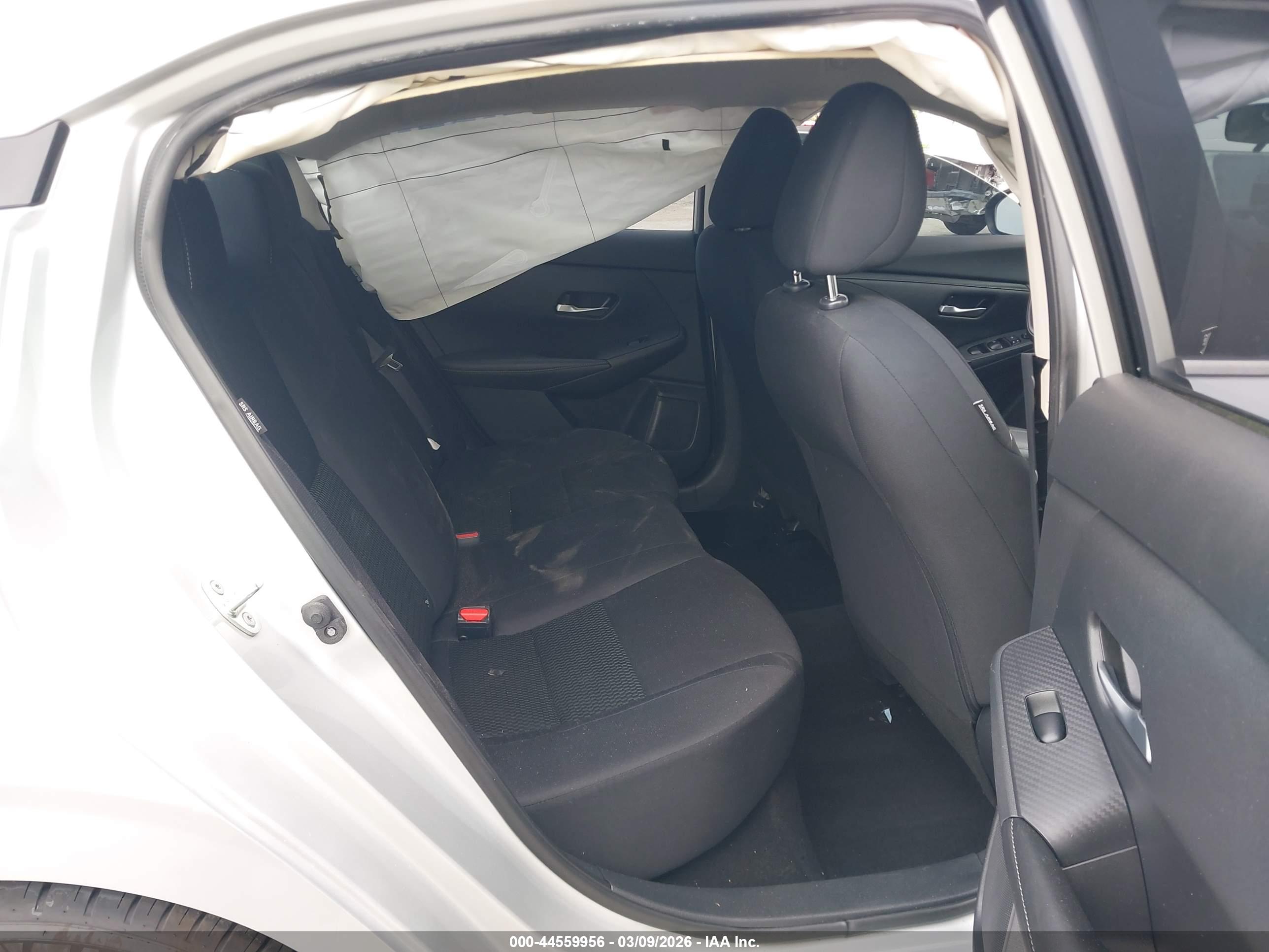 NISSAN SENTRA image 8