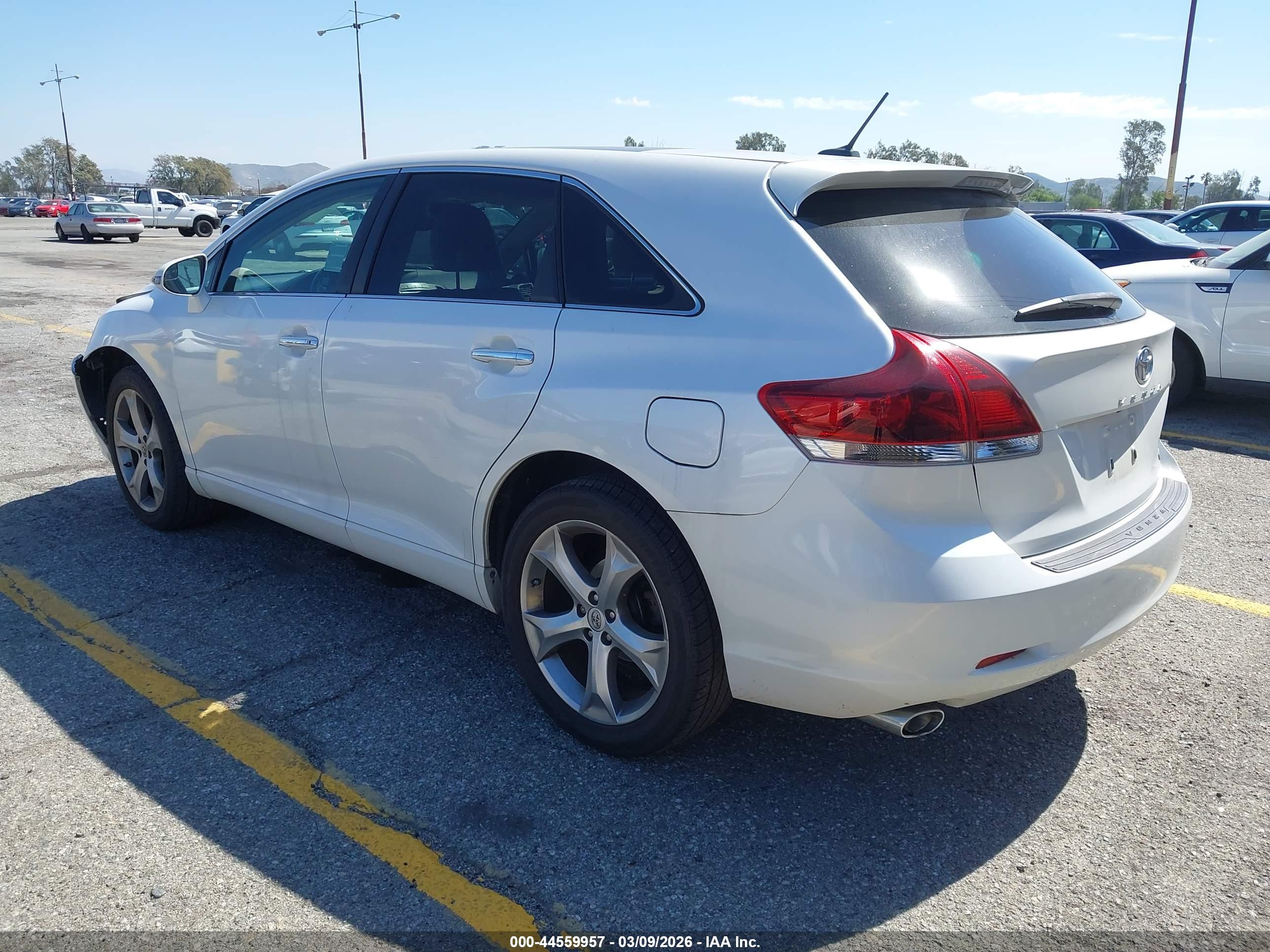TOYOTA VENZA image 3