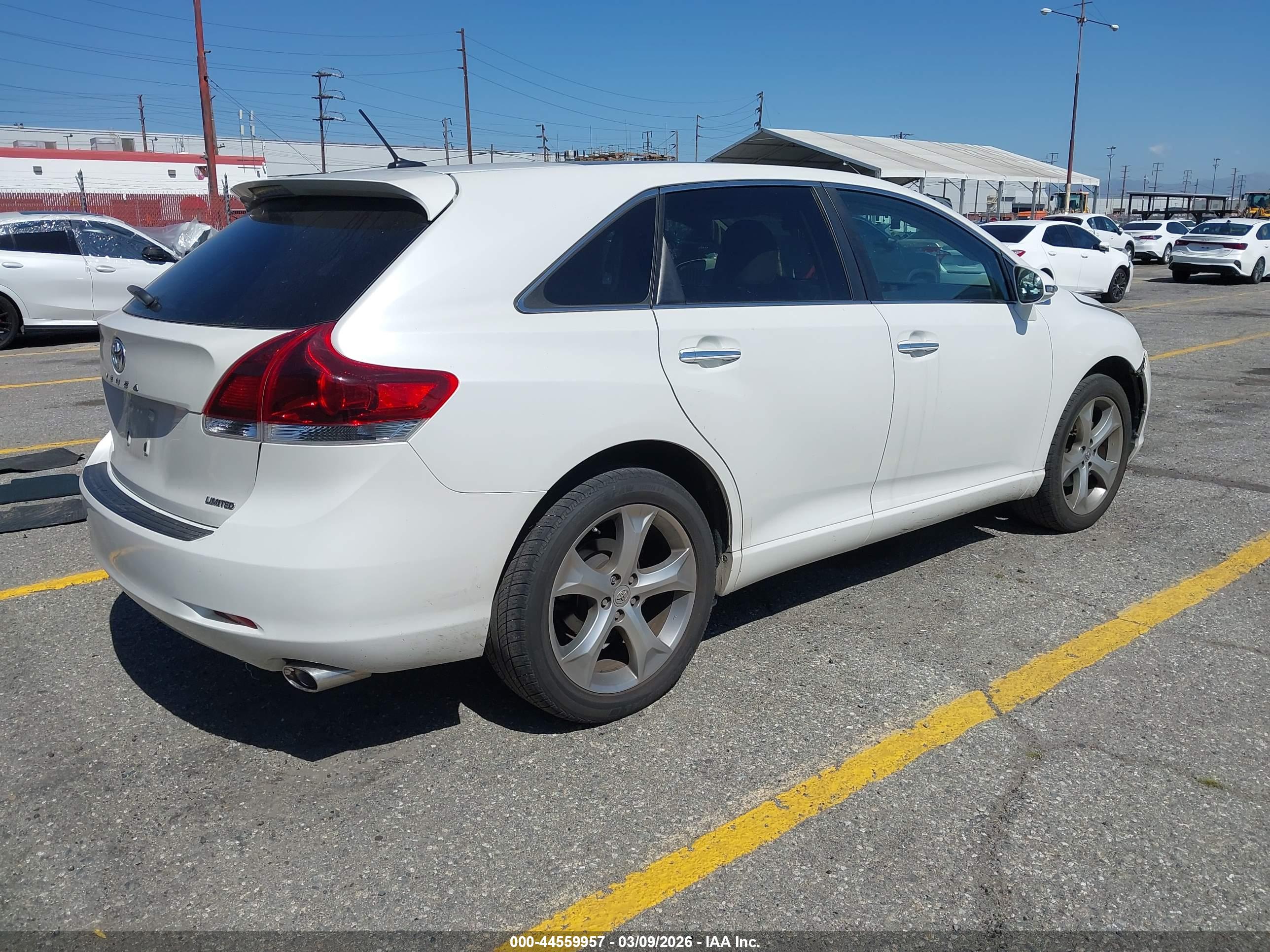 TOYOTA VENZA image 4