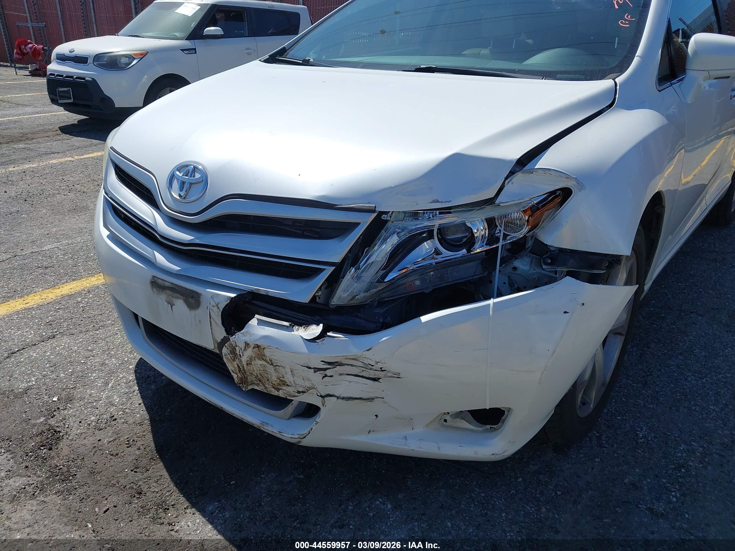 TOYOTA VENZA image 6
