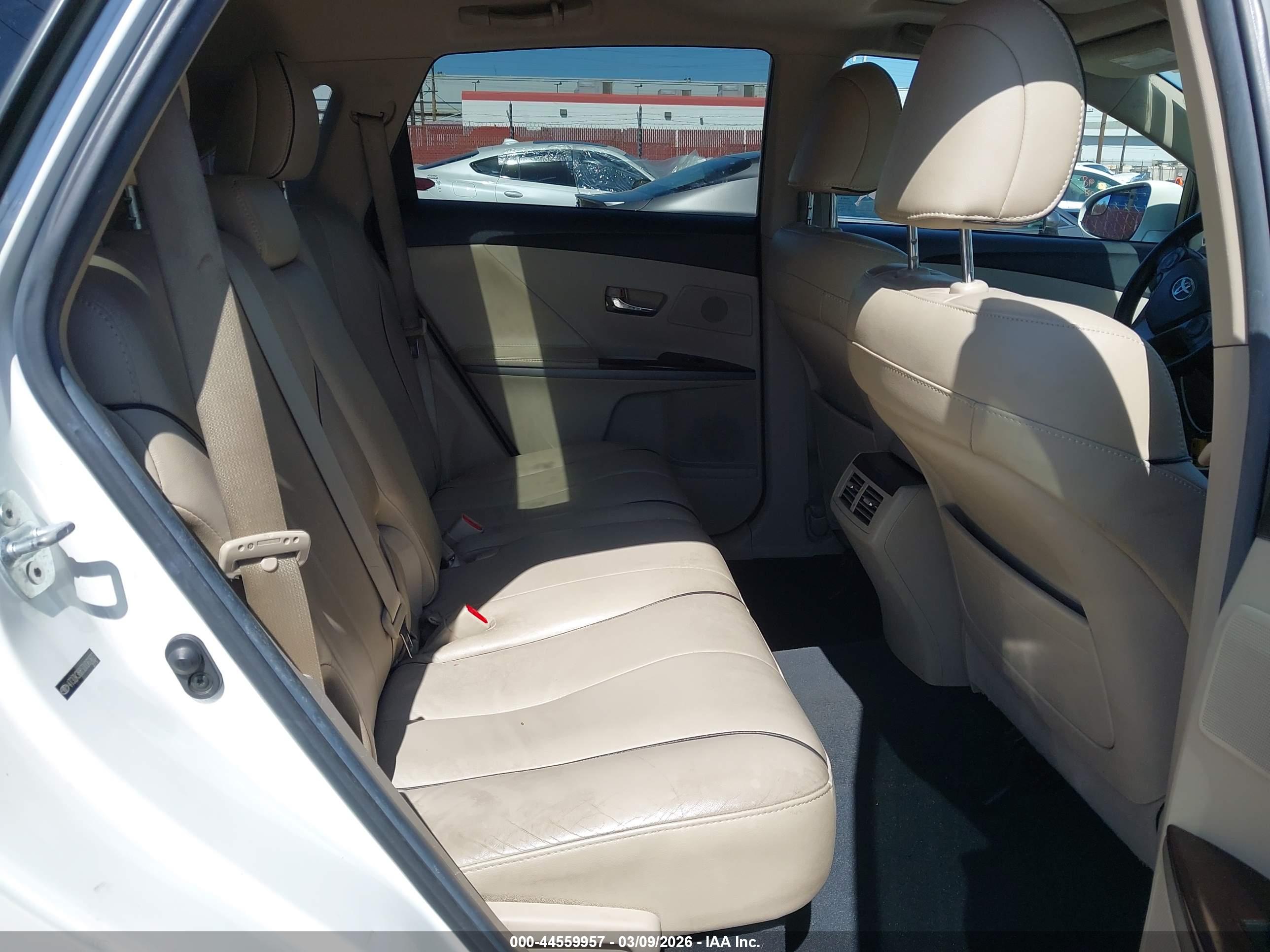 TOYOTA VENZA image 8
