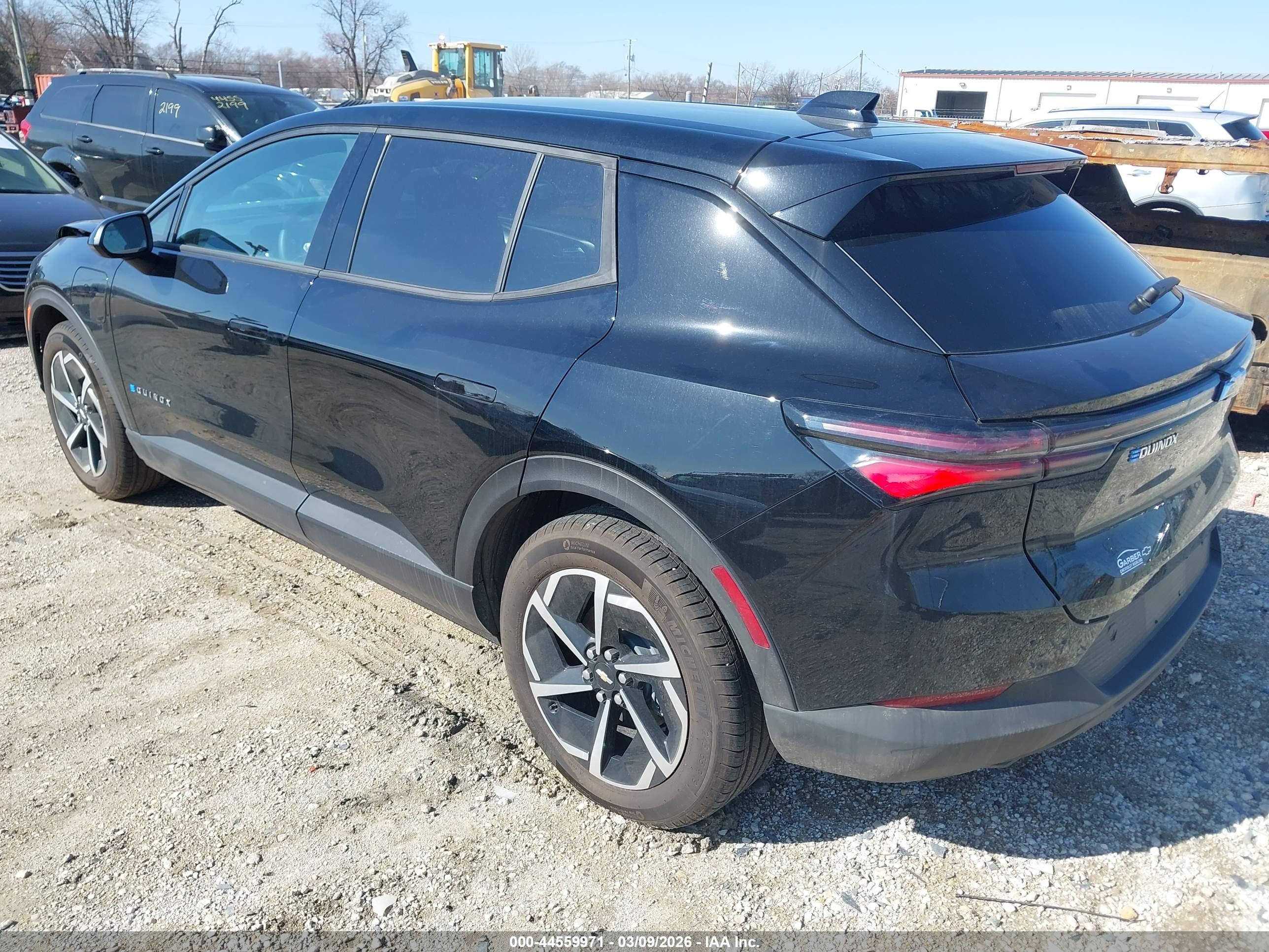 CHEVROLET EQUINOX image 3
