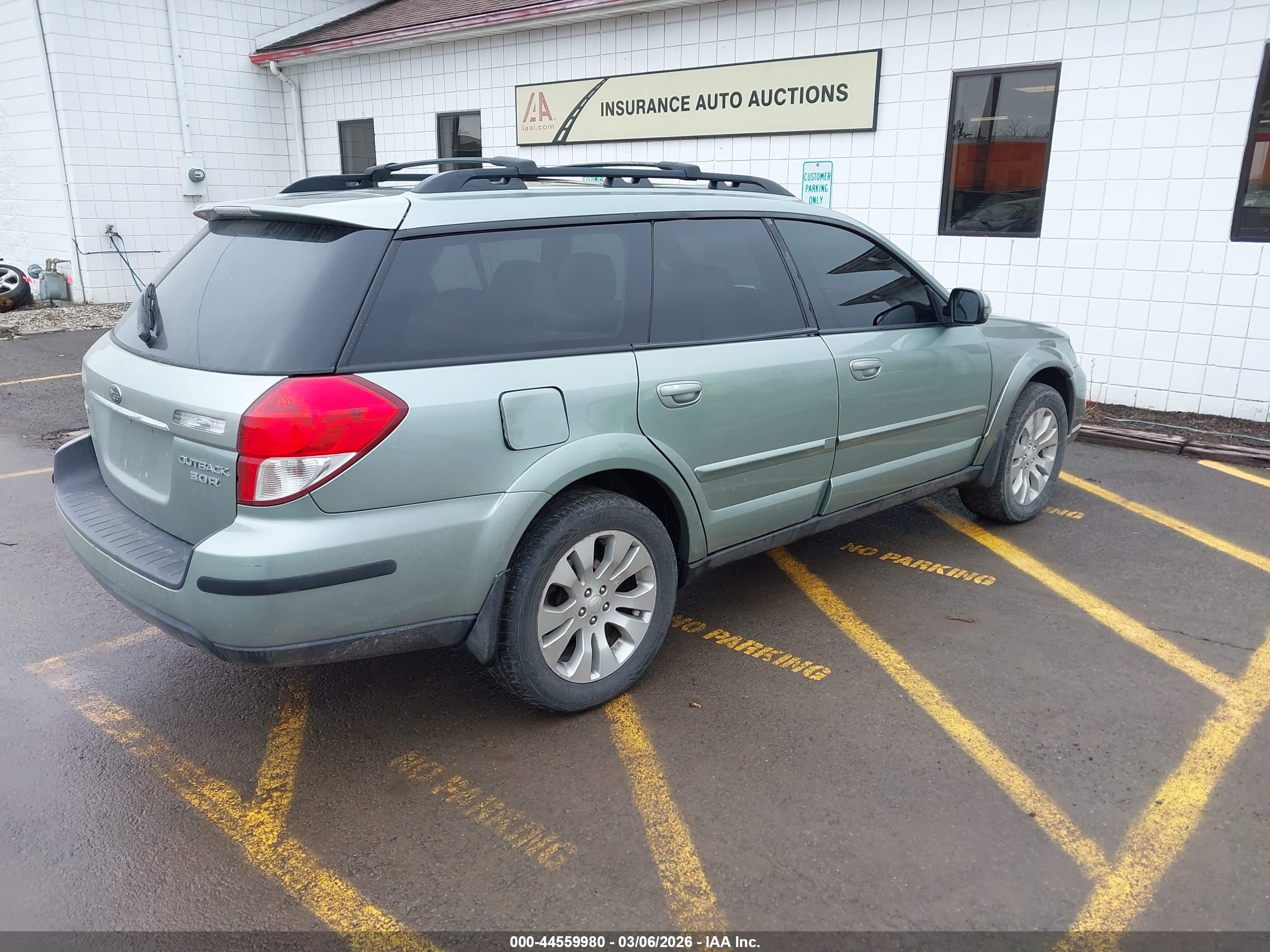 SUBARU OUTBACK image 4