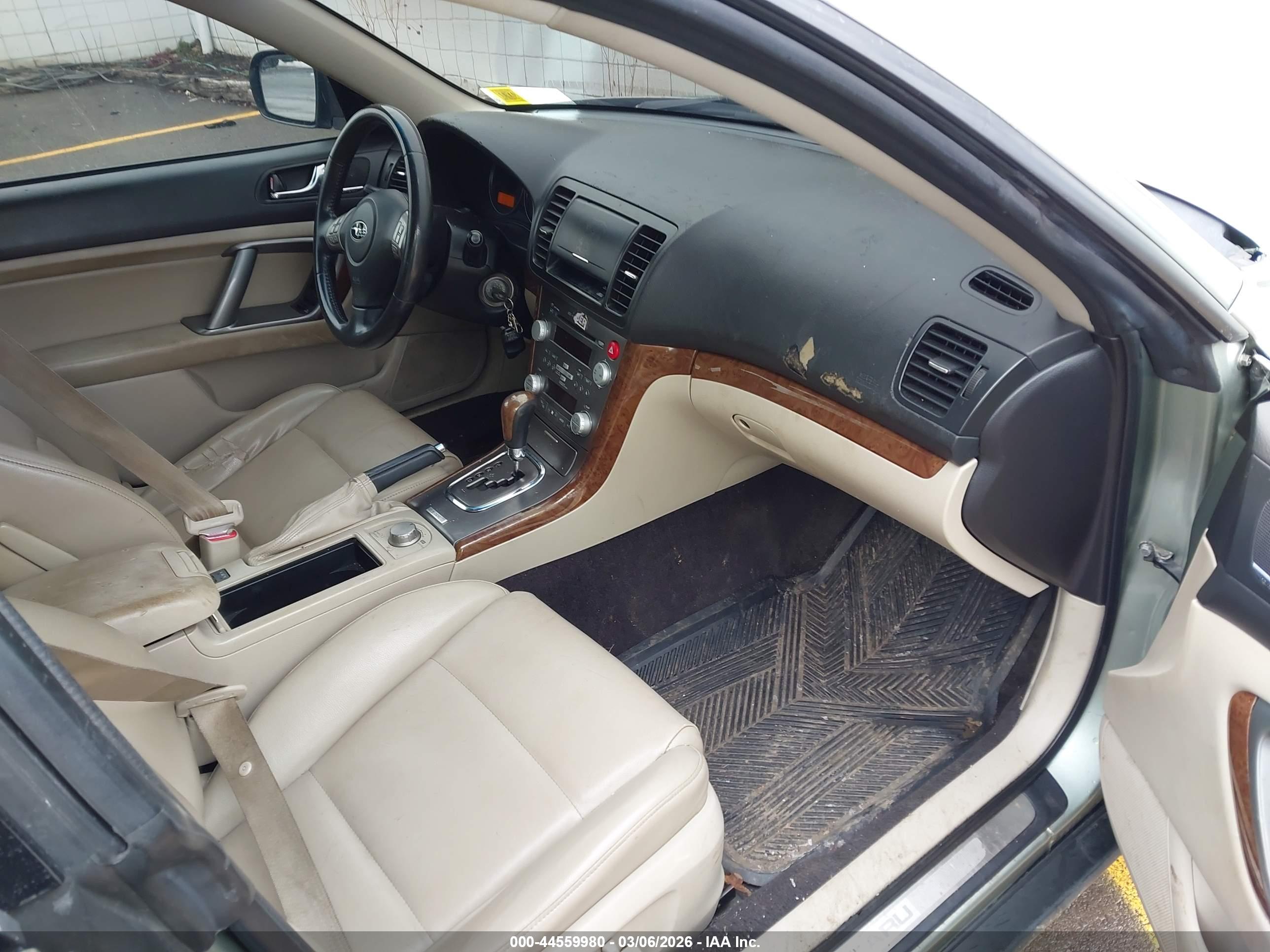 SUBARU OUTBACK image 5