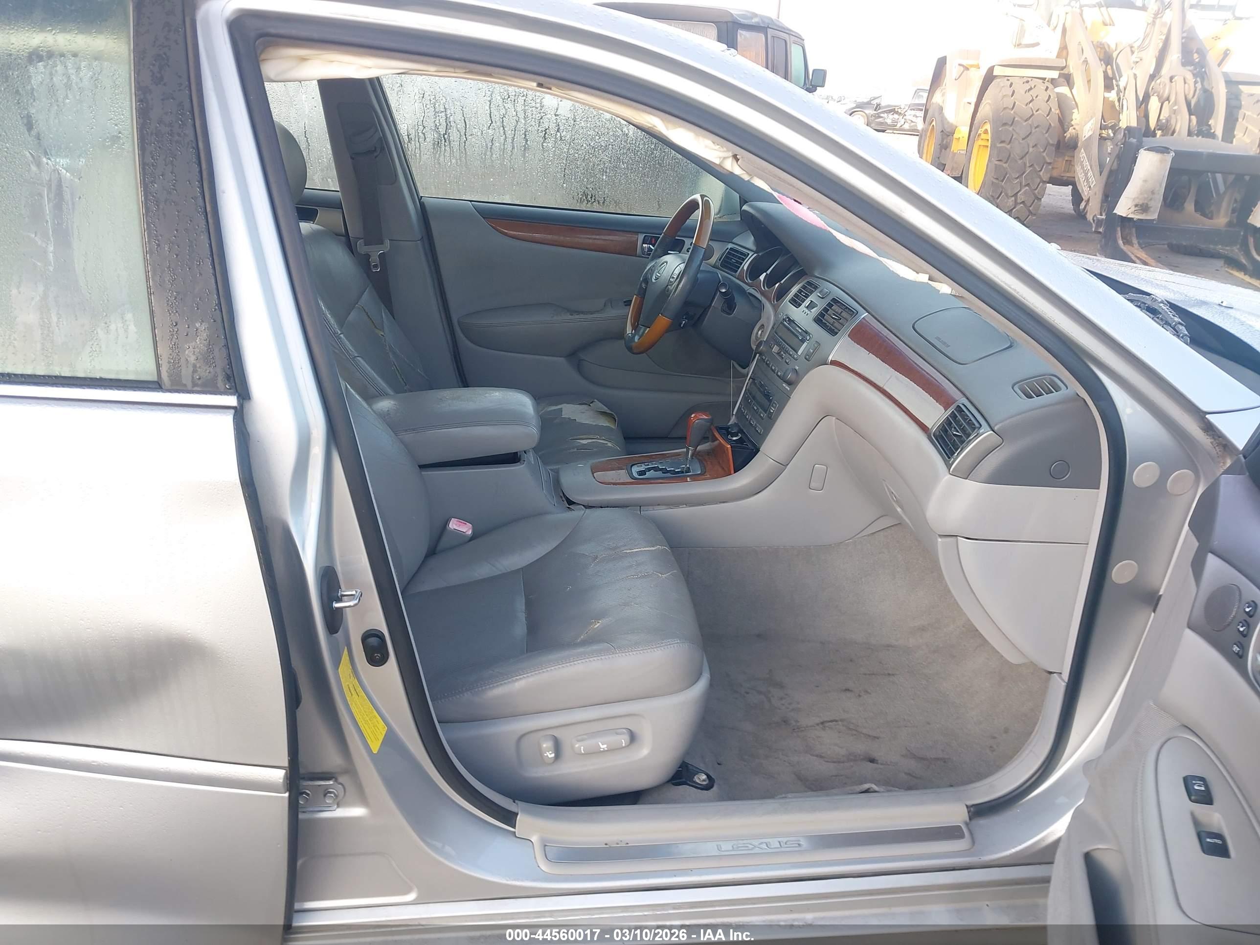 LEXUS ES image 5