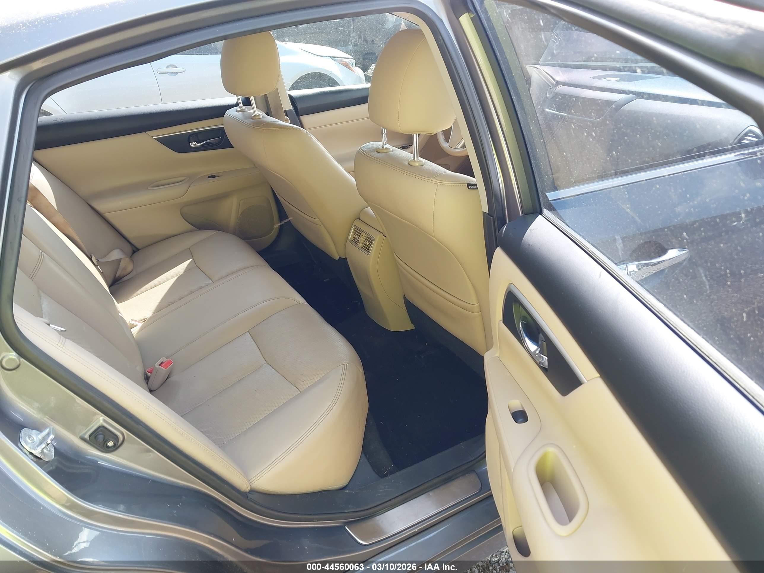 NISSAN ALTIMA image 8
