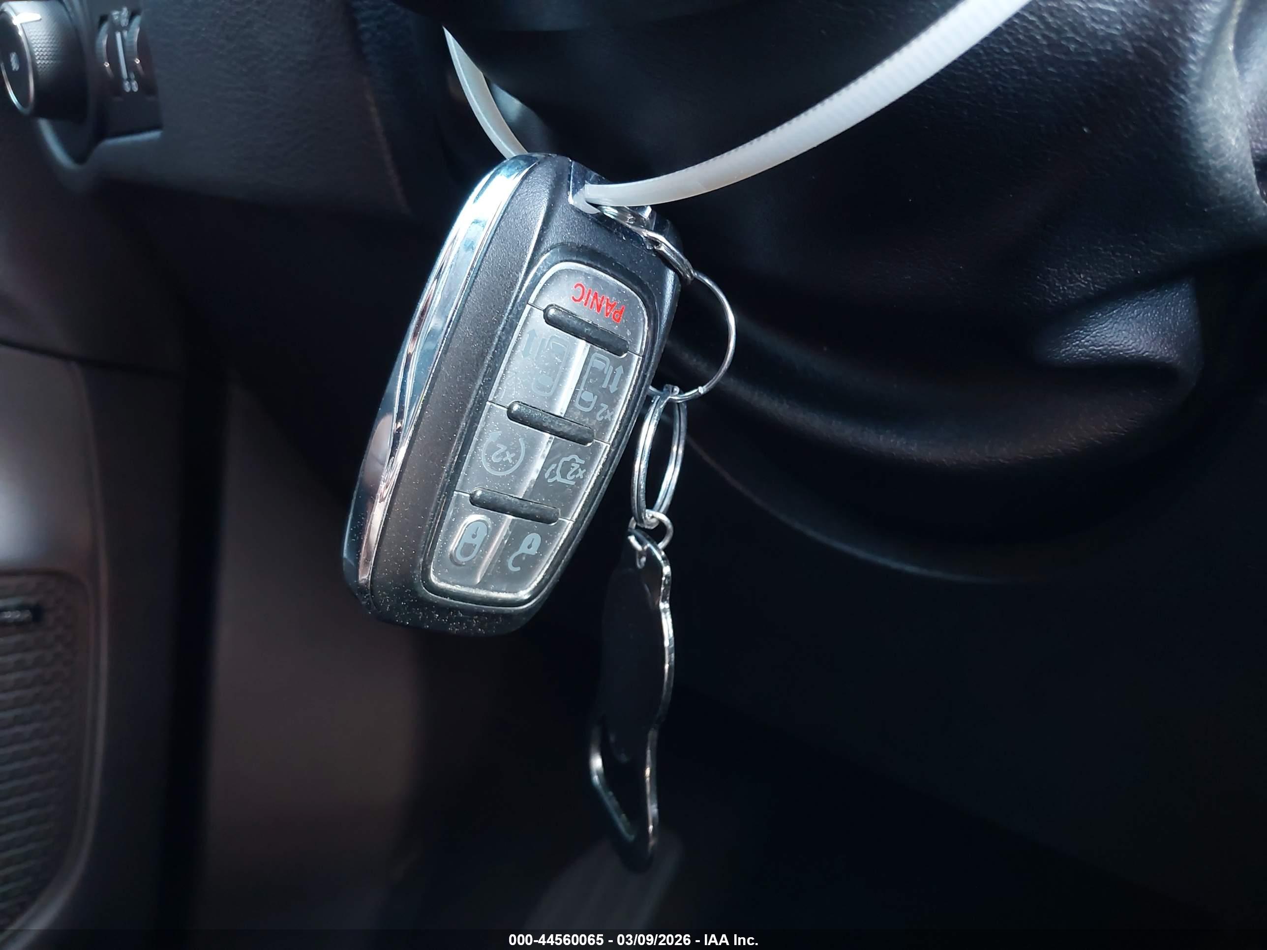 CHRYSLER PACIFICA image 11
