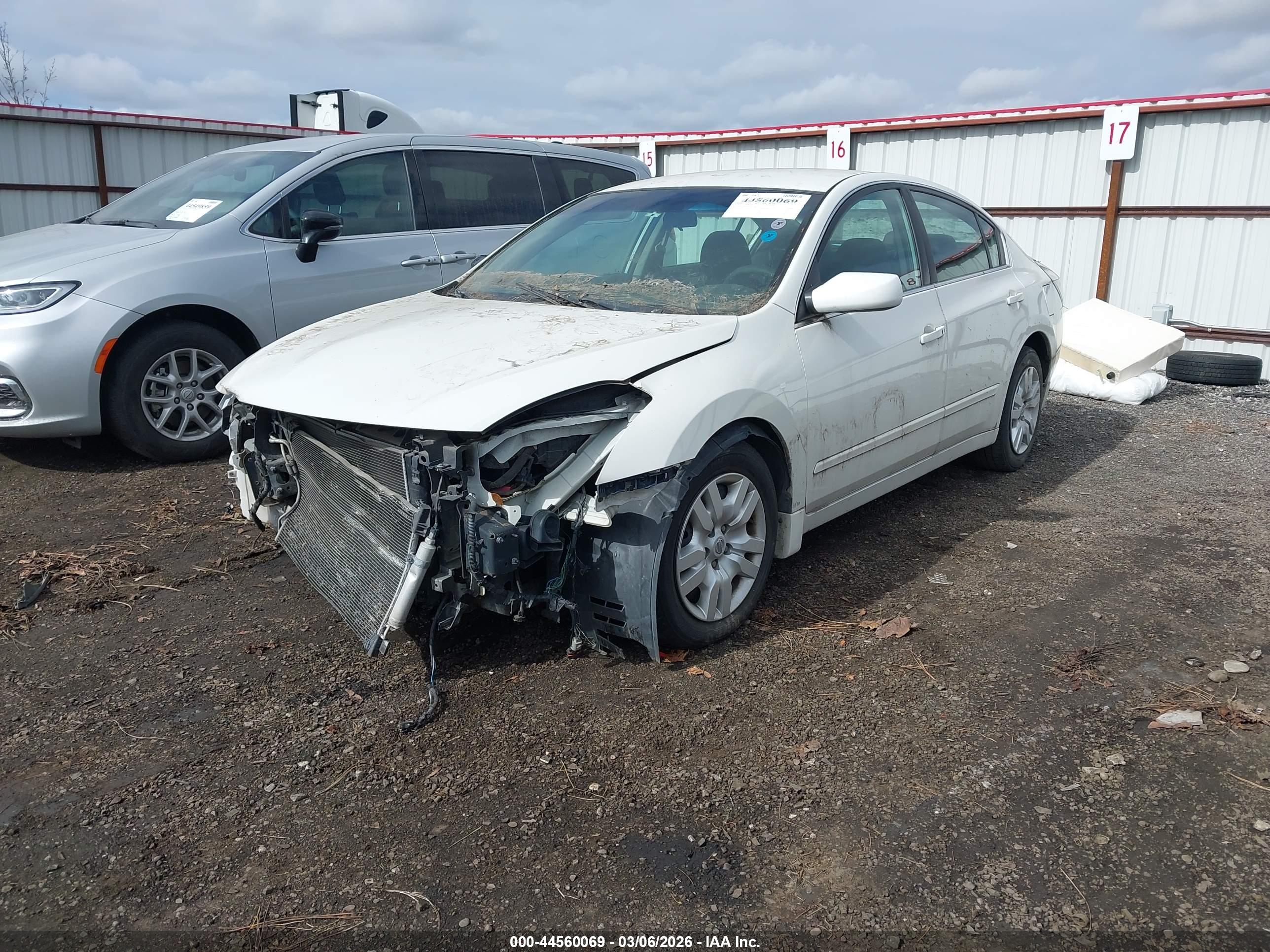 NISSAN ALTIMA image 2