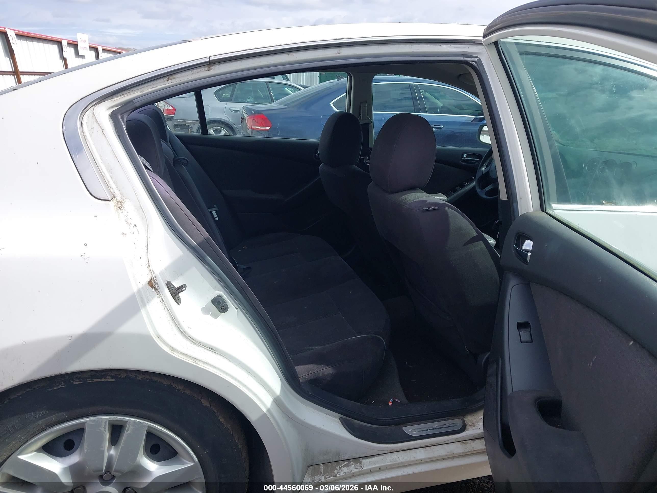 NISSAN ALTIMA image 8