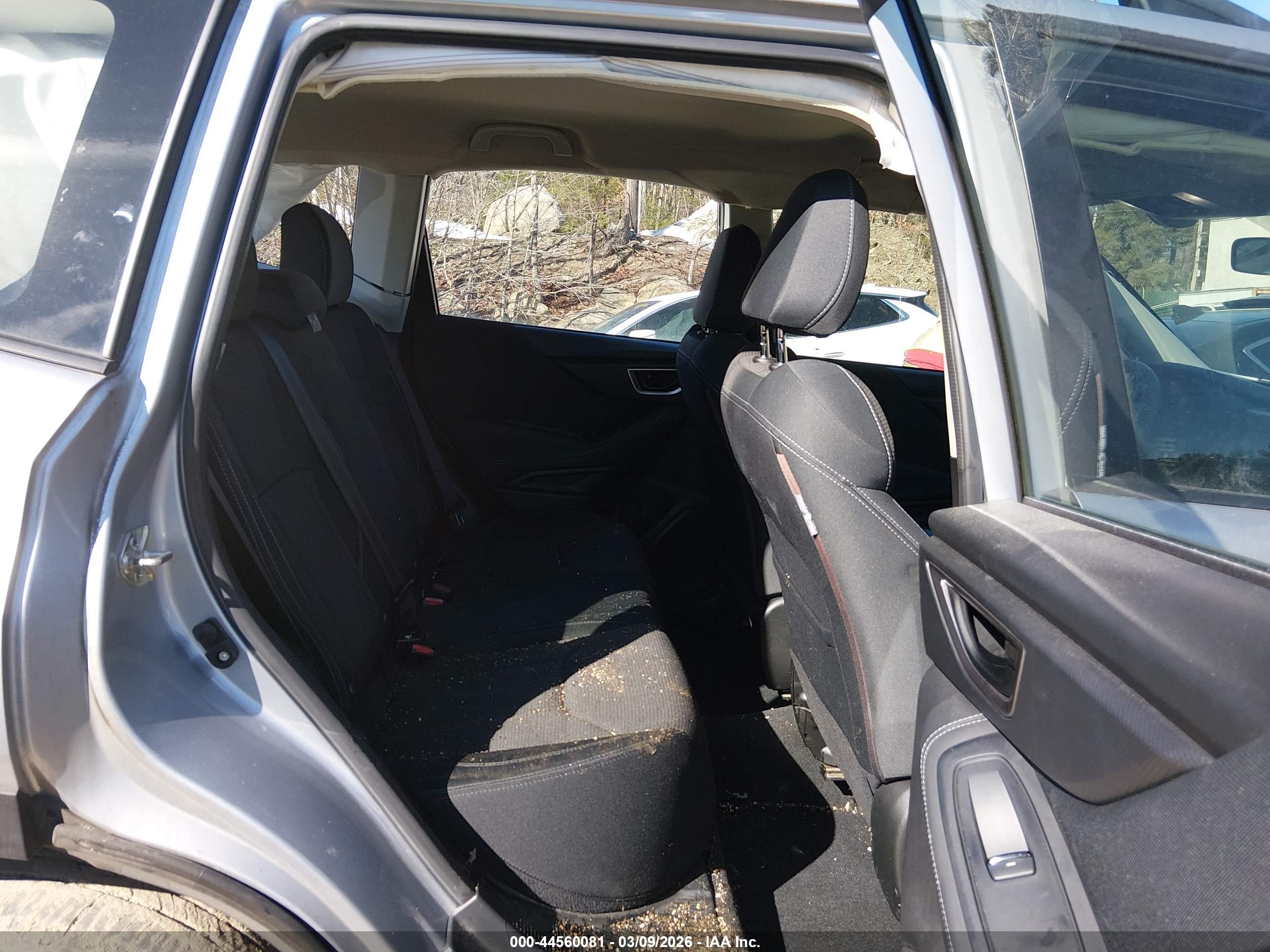 SUBARU FORESTER image 8