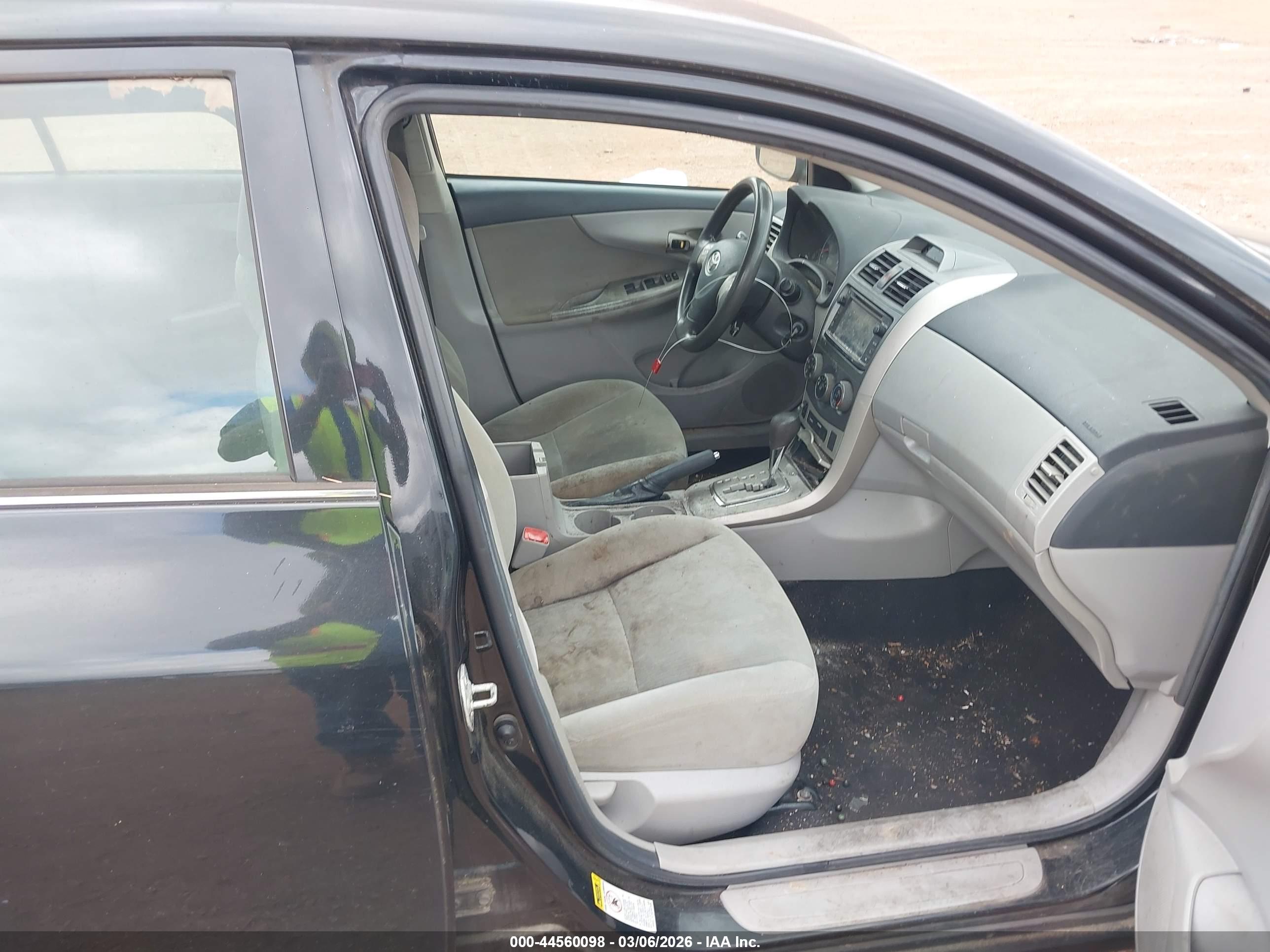 TOYOTA COROLLA image 5