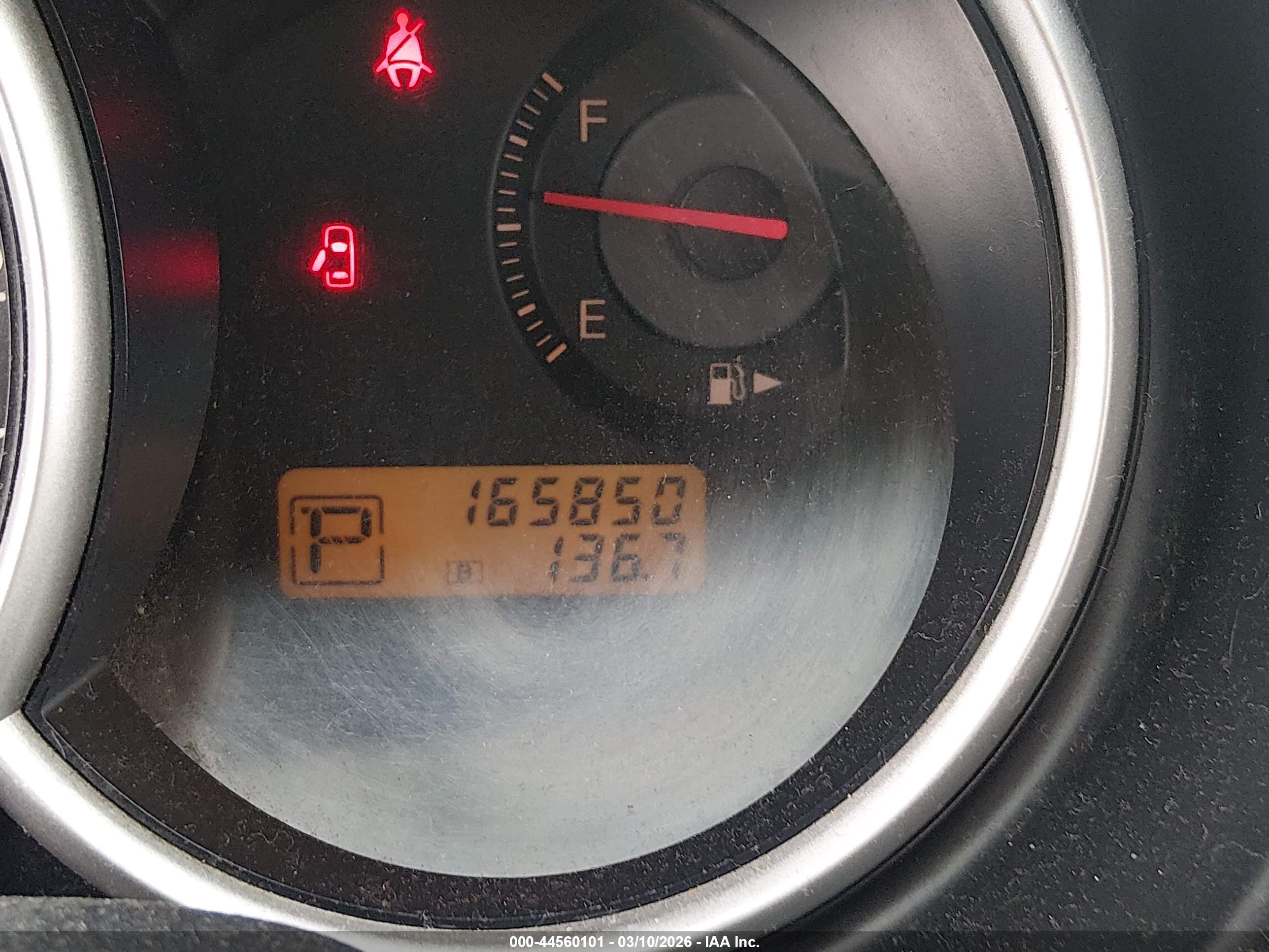 NISSAN VERSA image 7