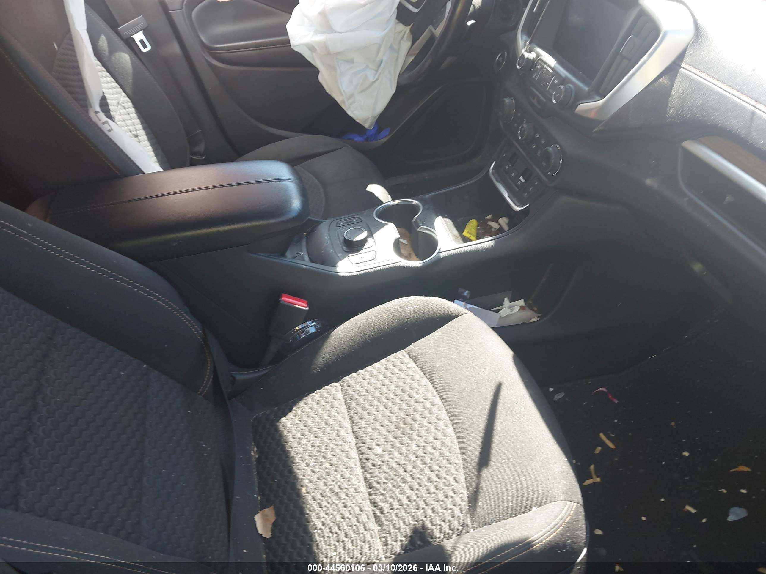 GMC TERRAIN image 5