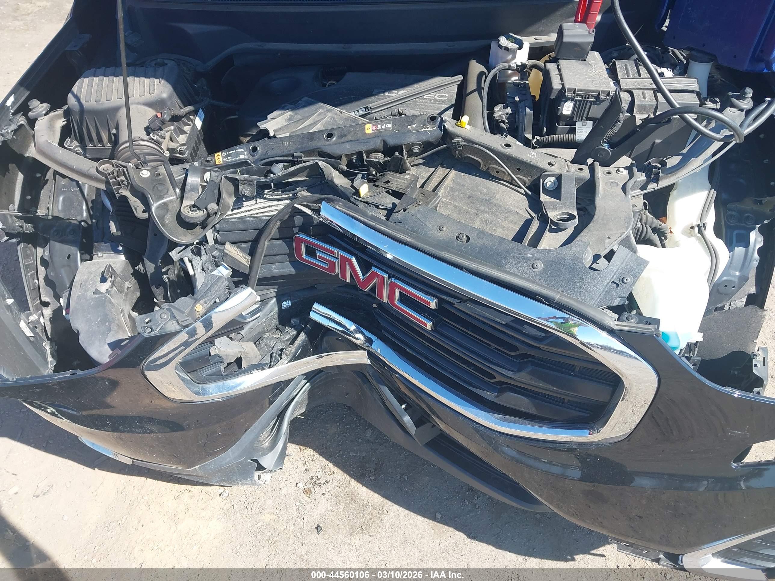 GMC TERRAIN image 6