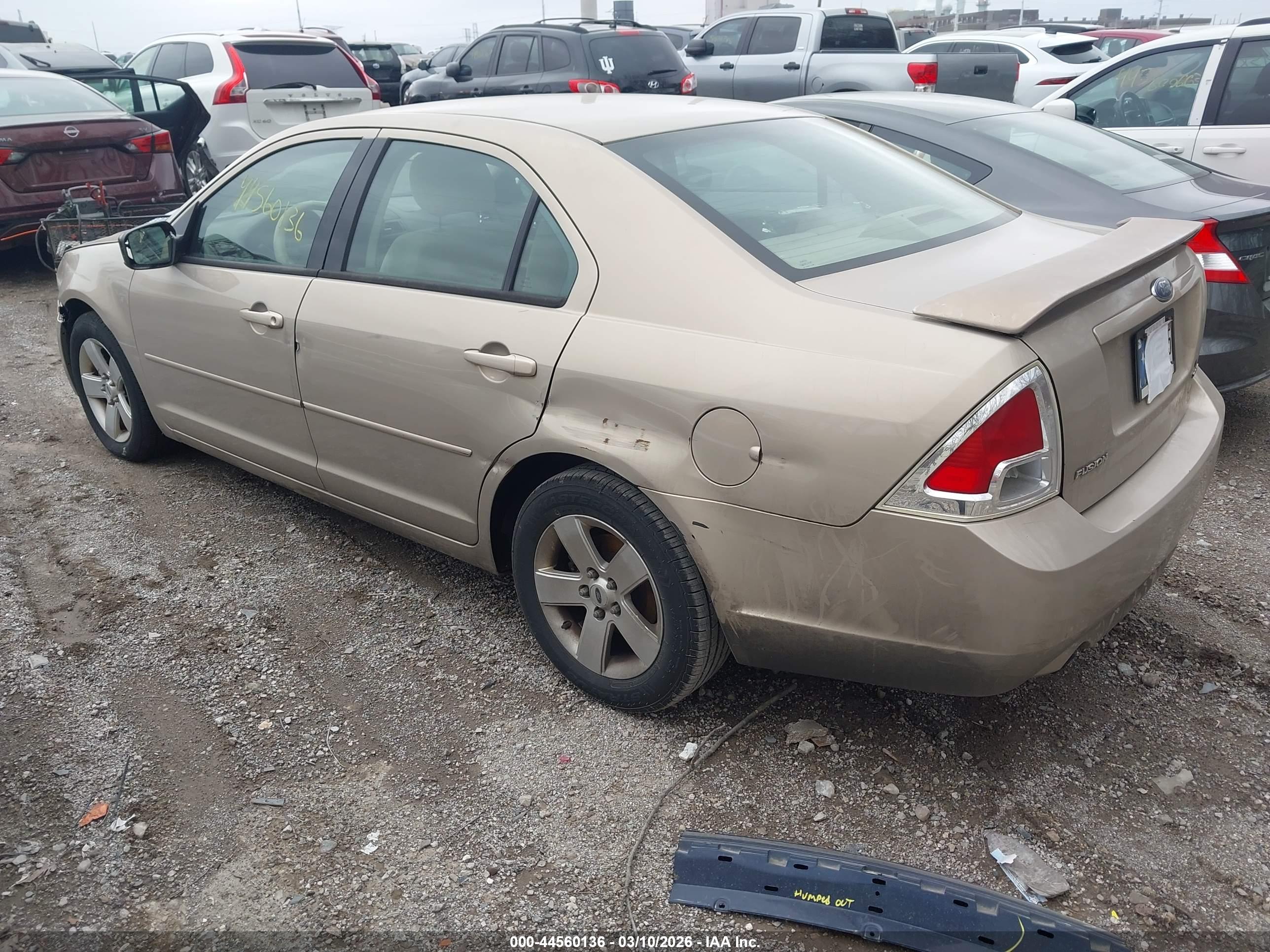 FORD FUSION image 3