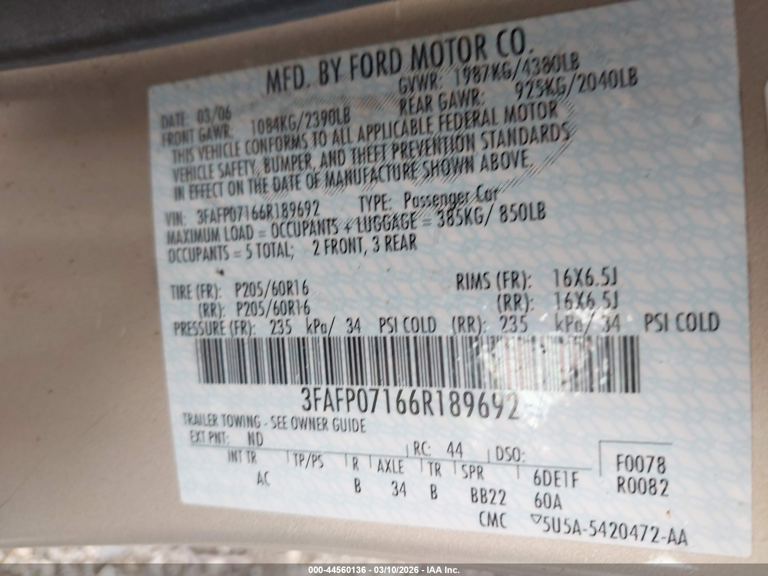 FORD FUSION image 9