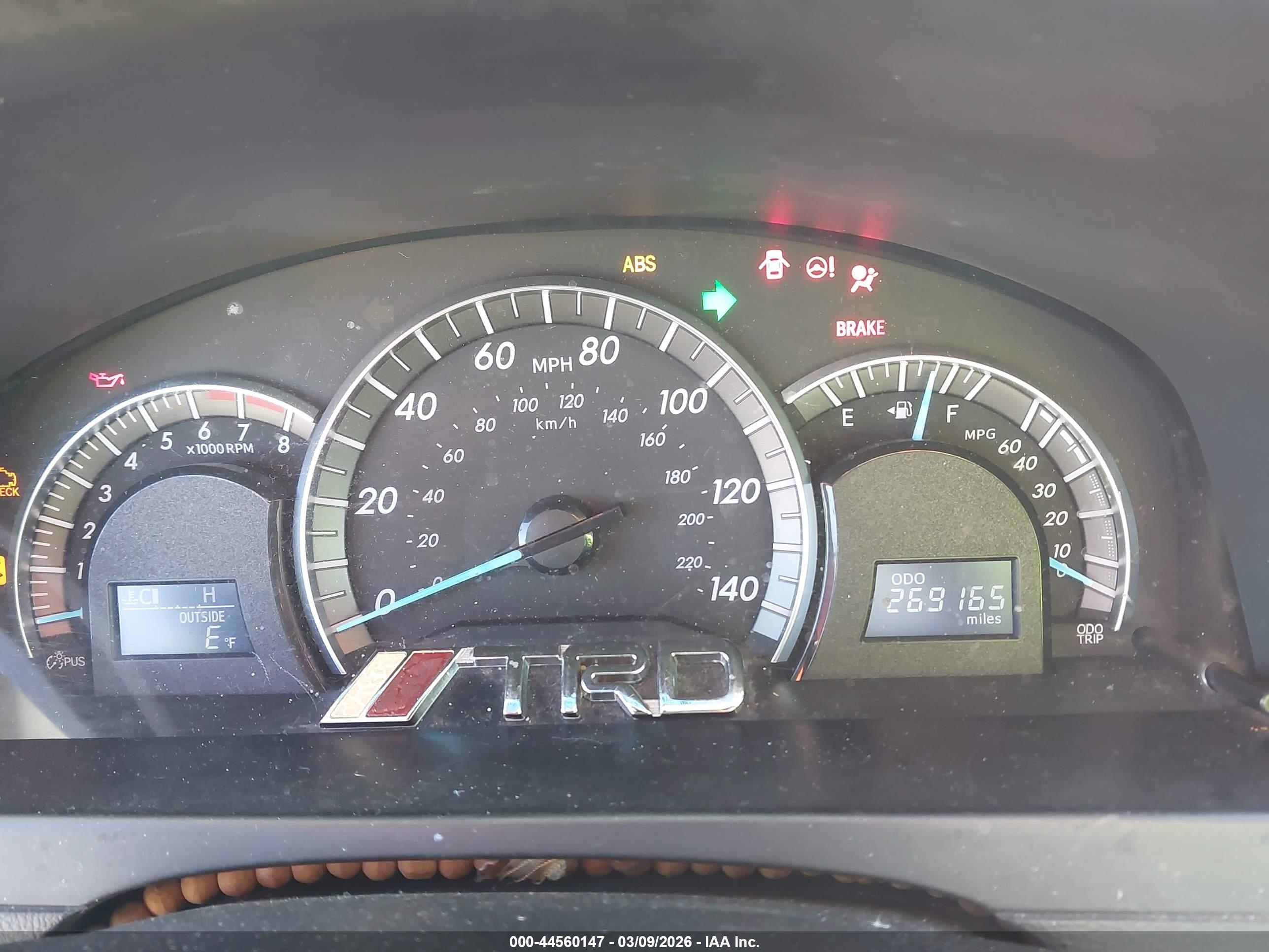 TOYOTA CAMRY image 7