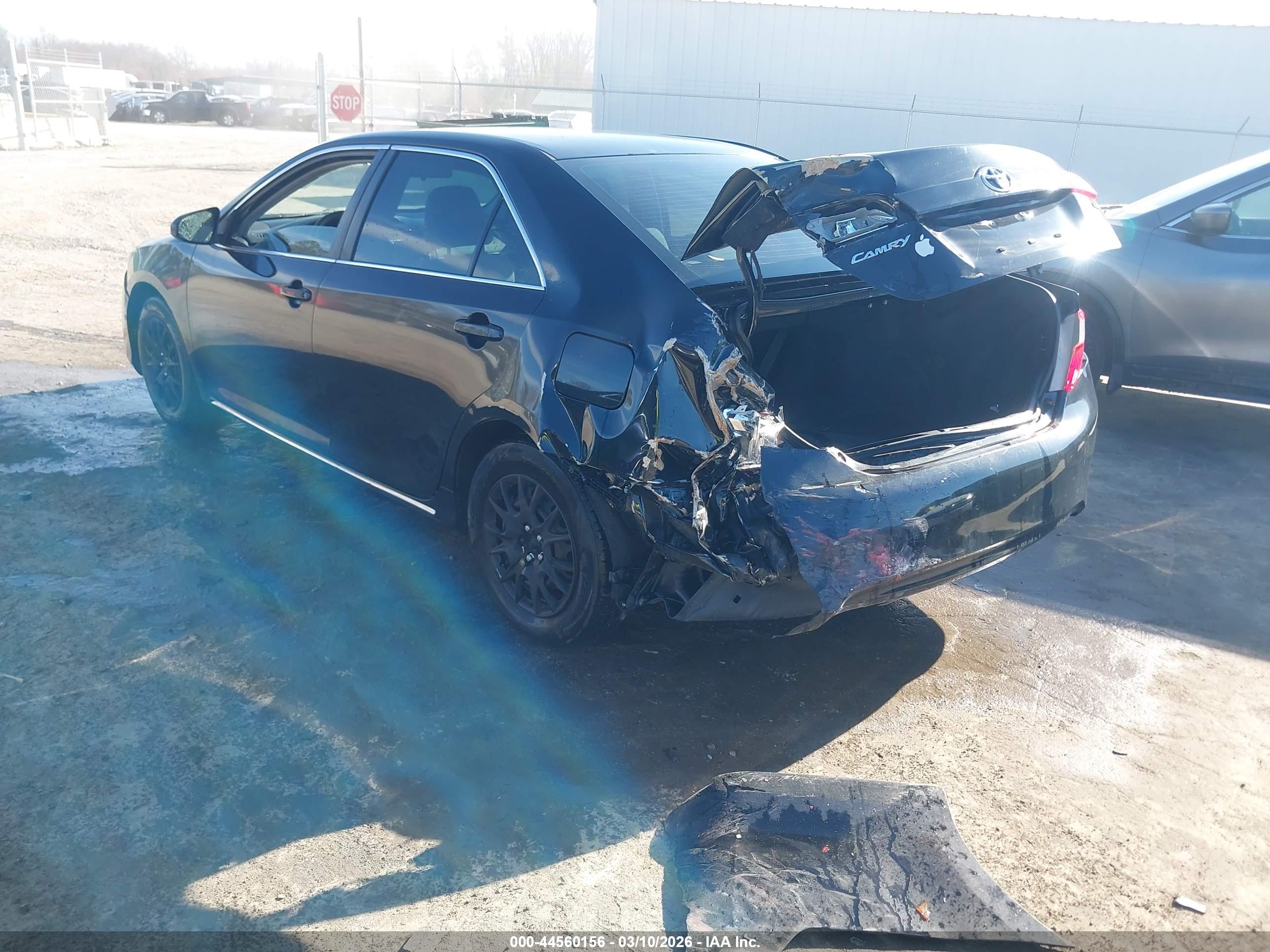 TOYOTA CAMRY image 3