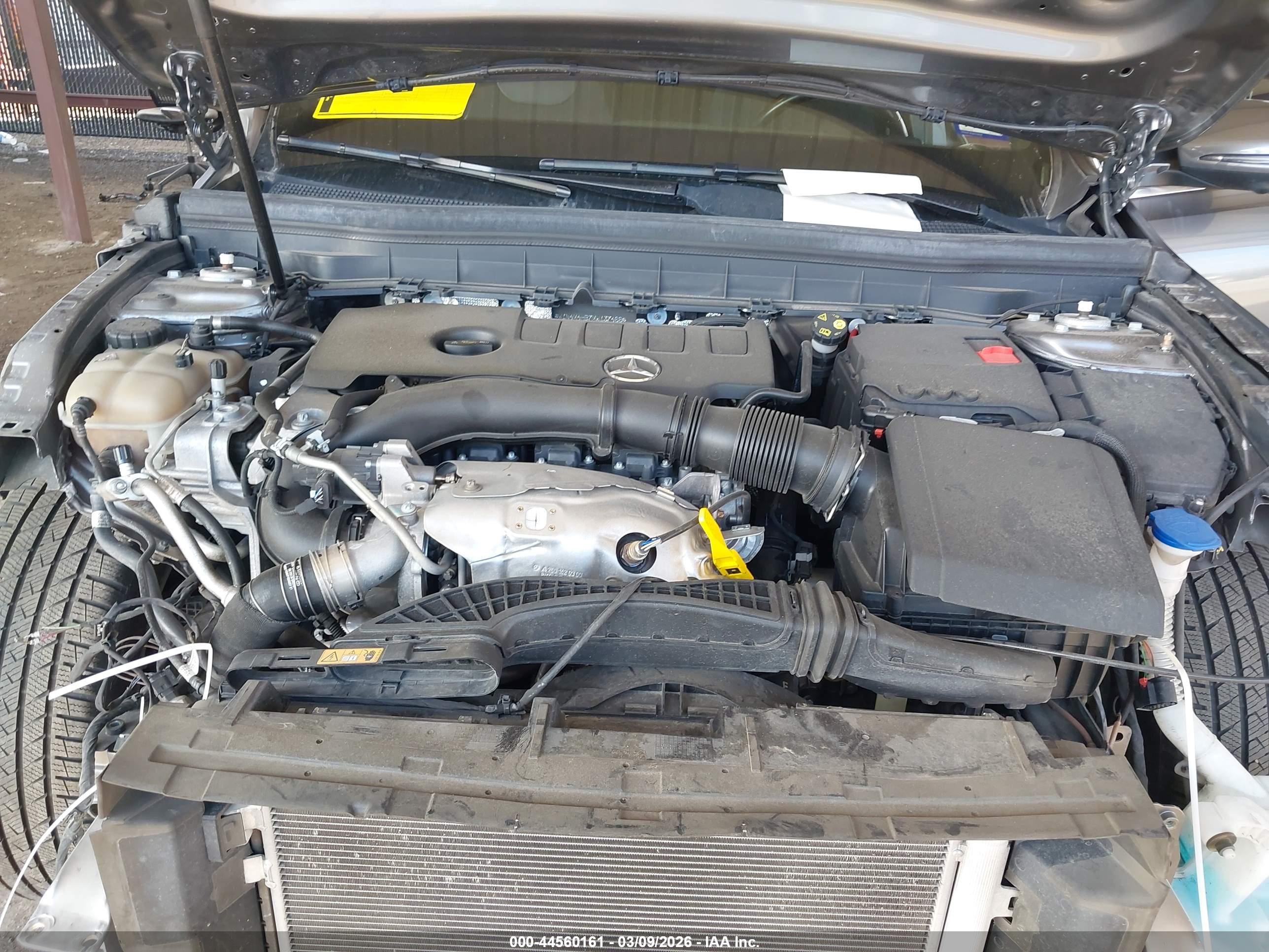 MERCEDES-BENZ GLB image 10