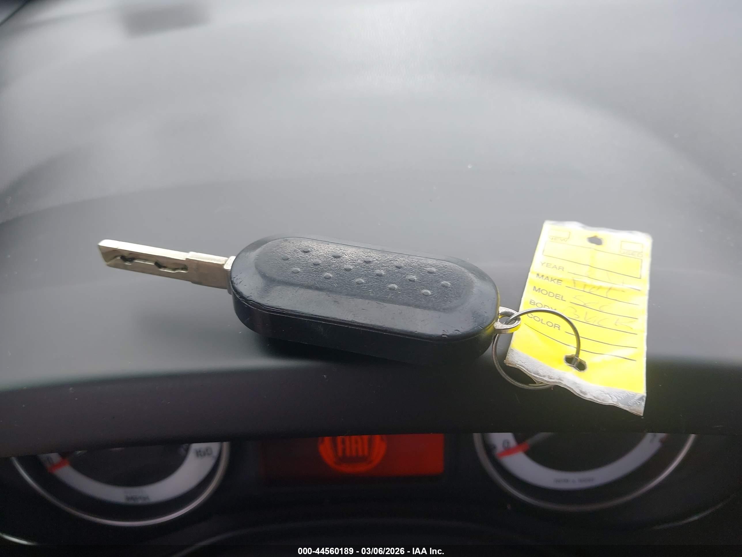 FIAT 500L image 11