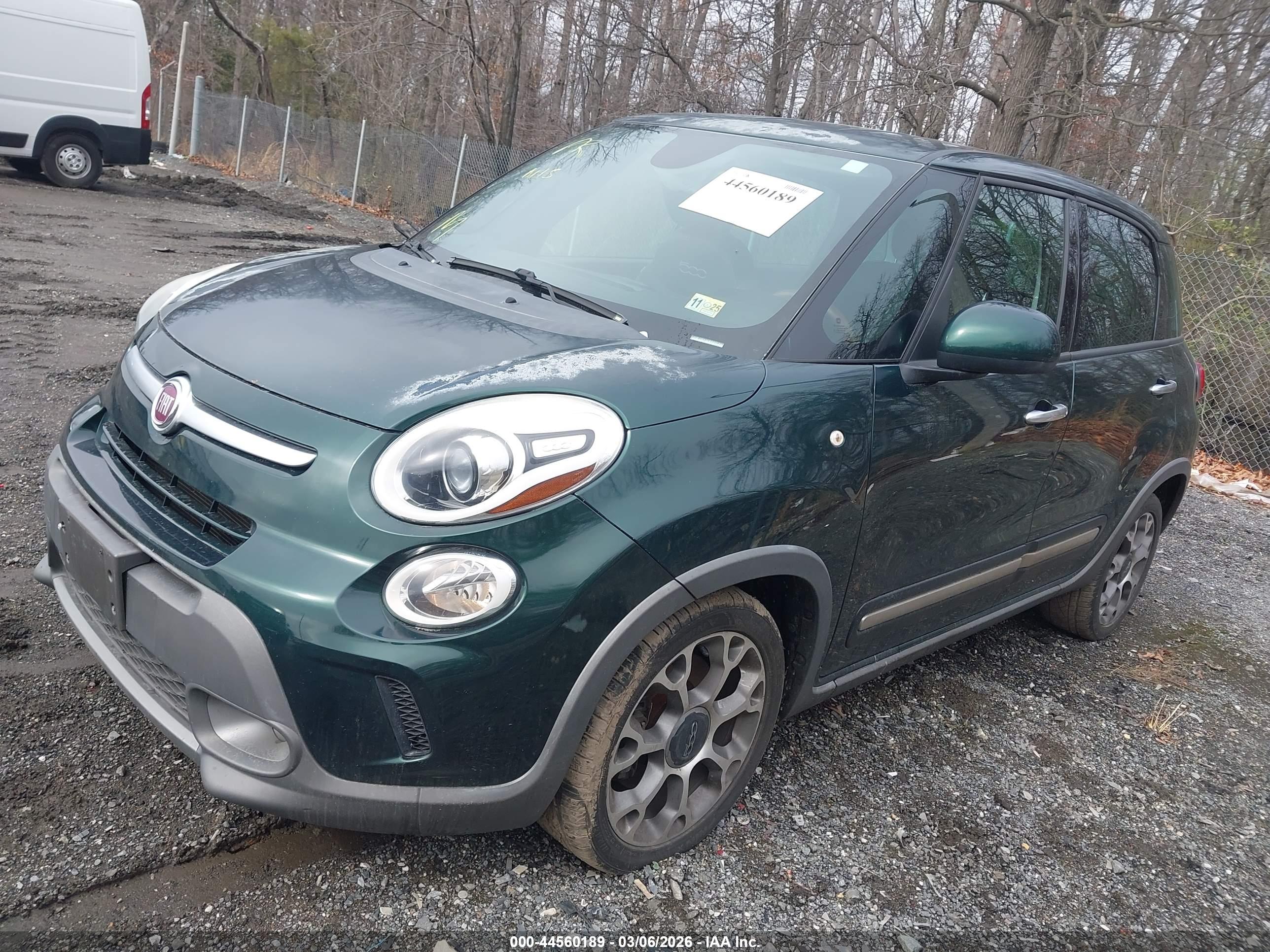 FIAT 500L image 2