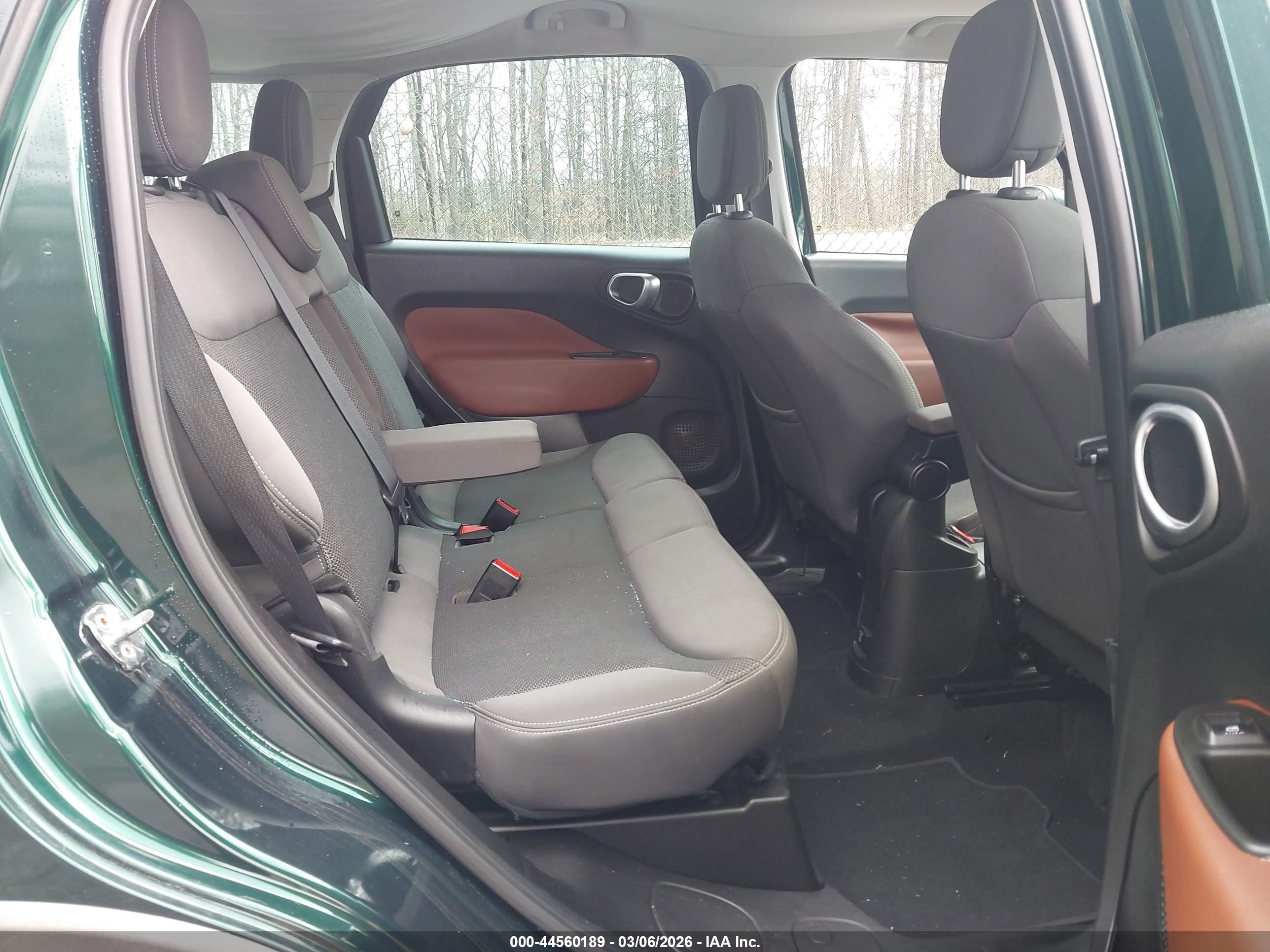 FIAT 500L image 8