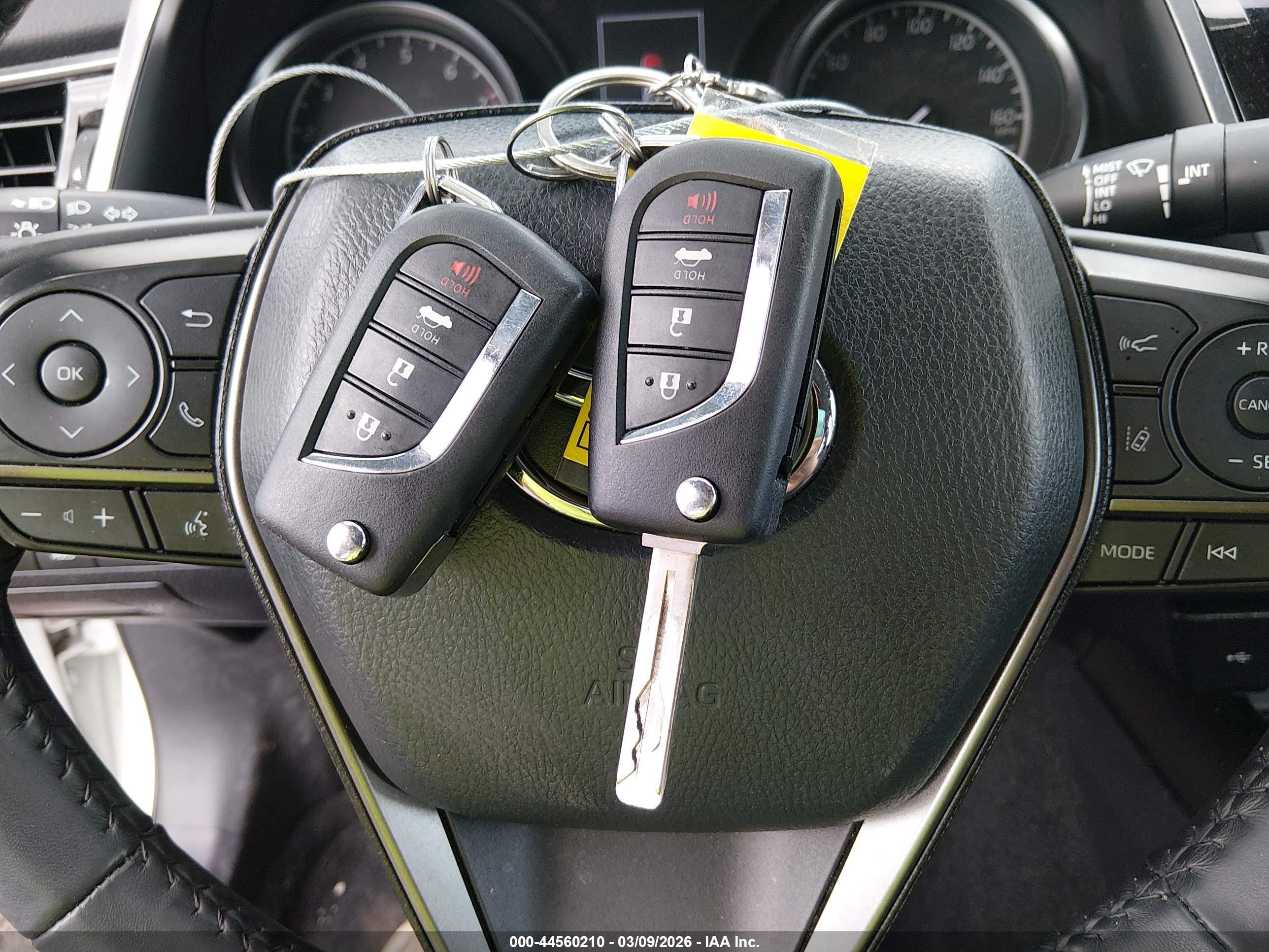 TOYOTA CAMRY image 11