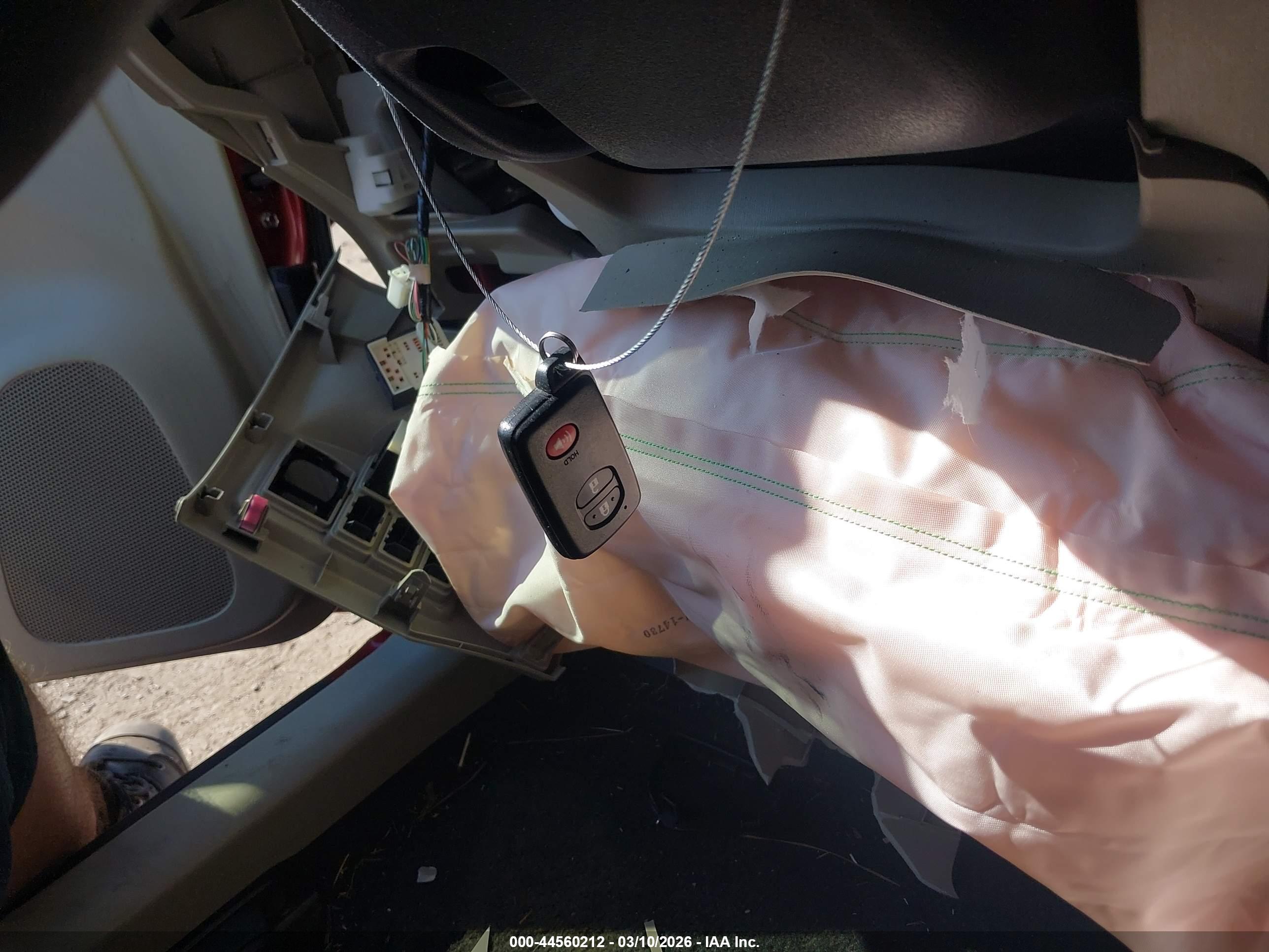 TOYOTA PRIUS image 11