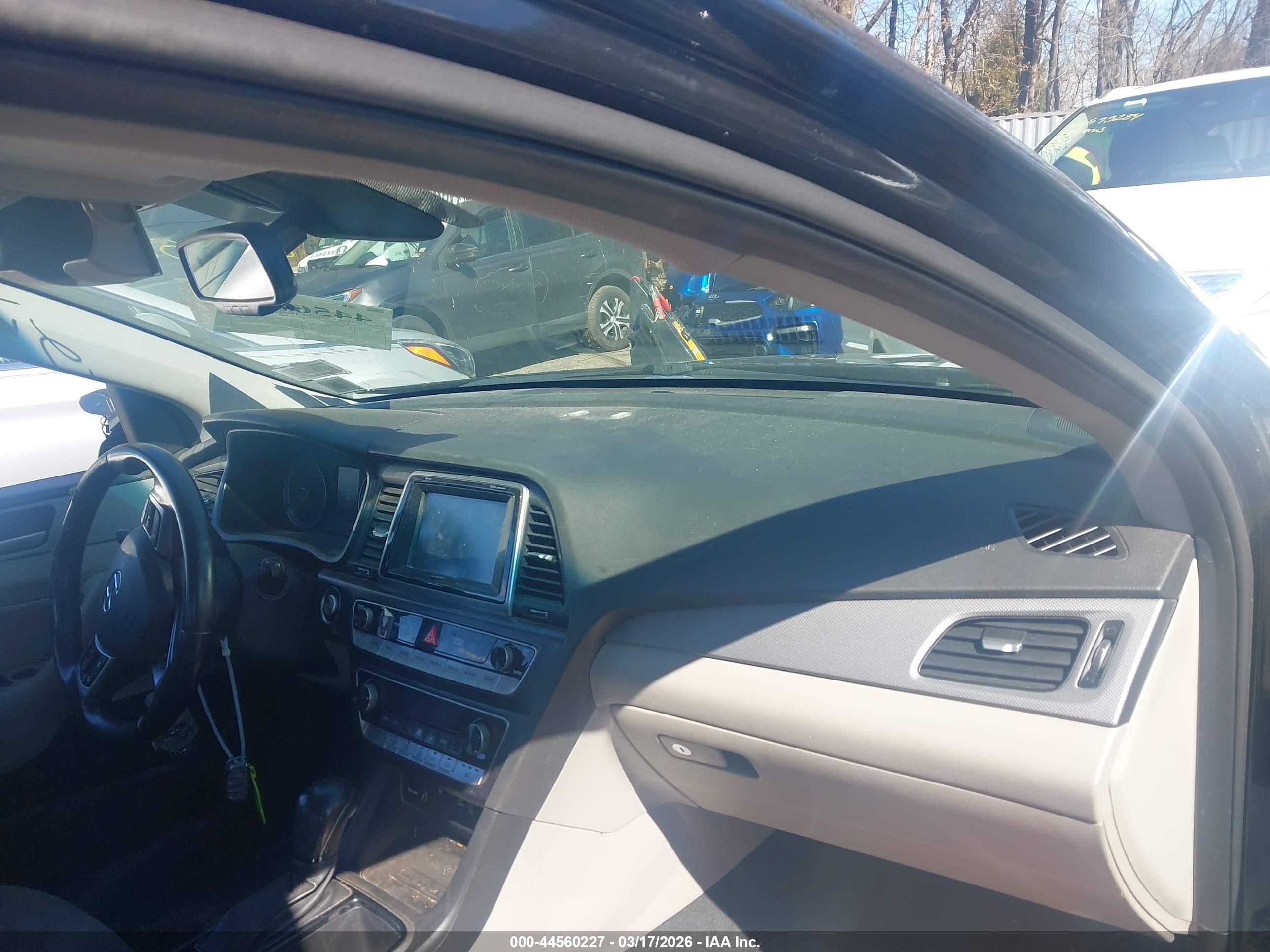 HYUNDAI SONATA image 5