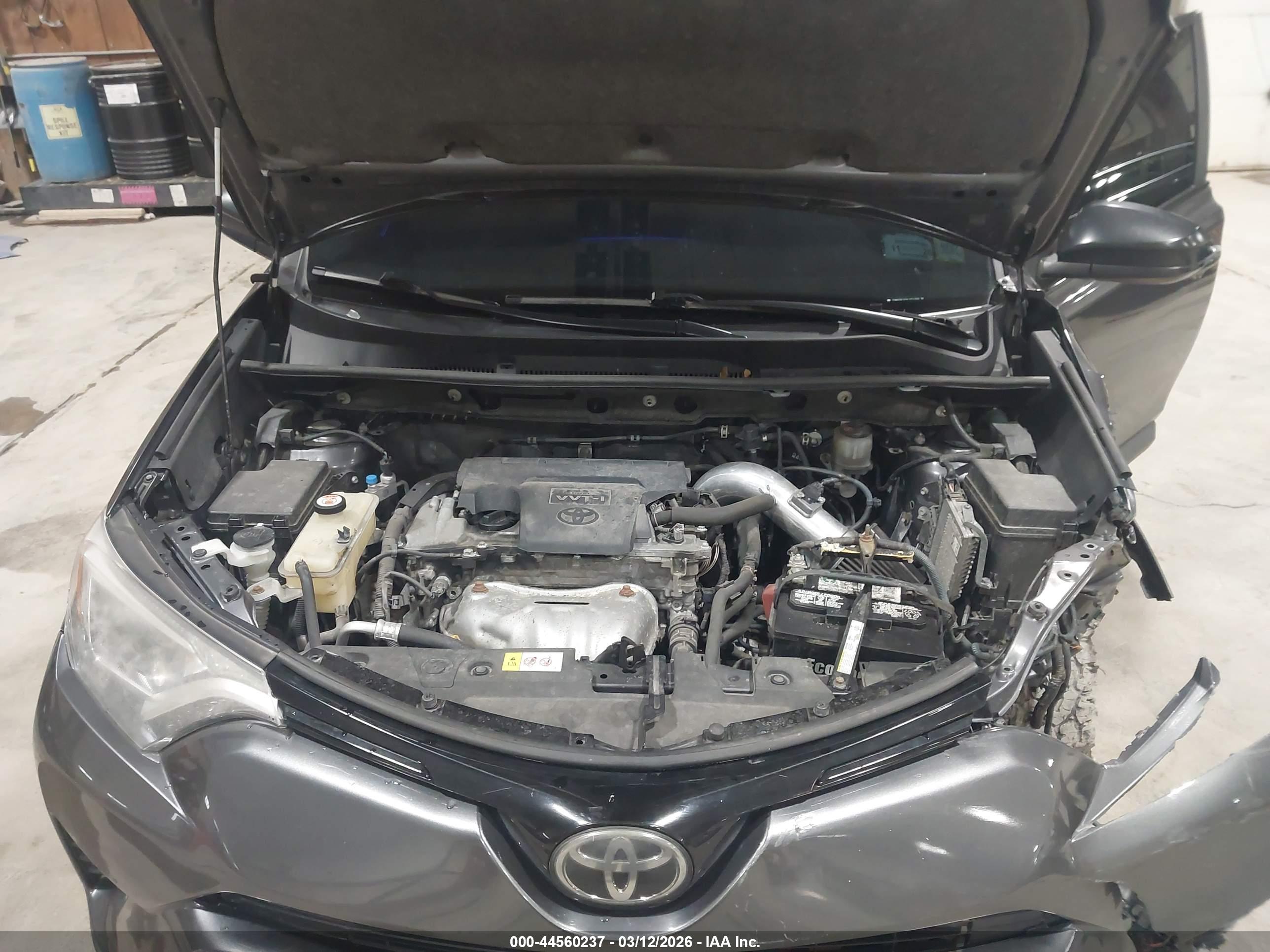 TOYOTA RAV4 image 10