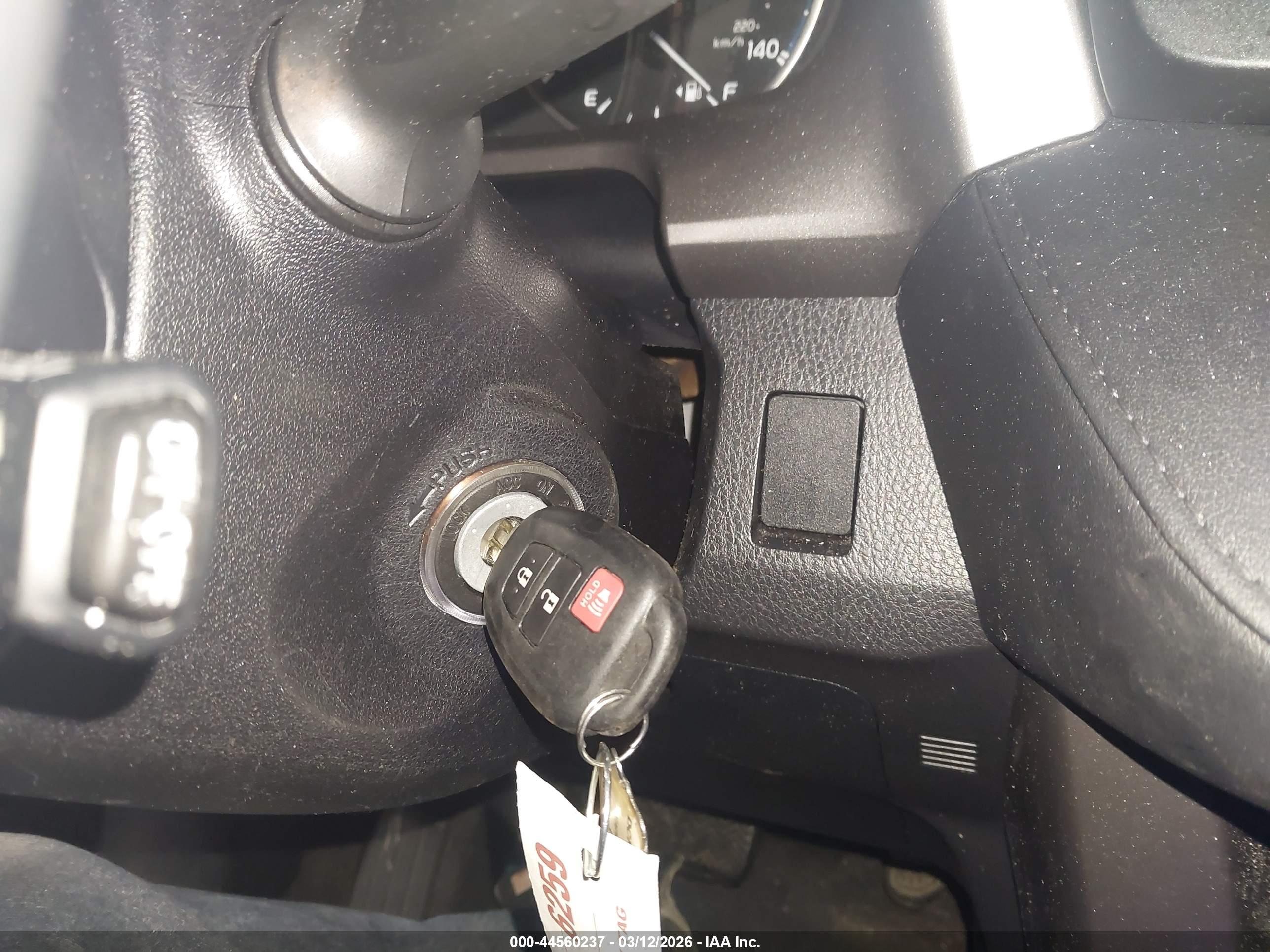 TOYOTA RAV4 image 11