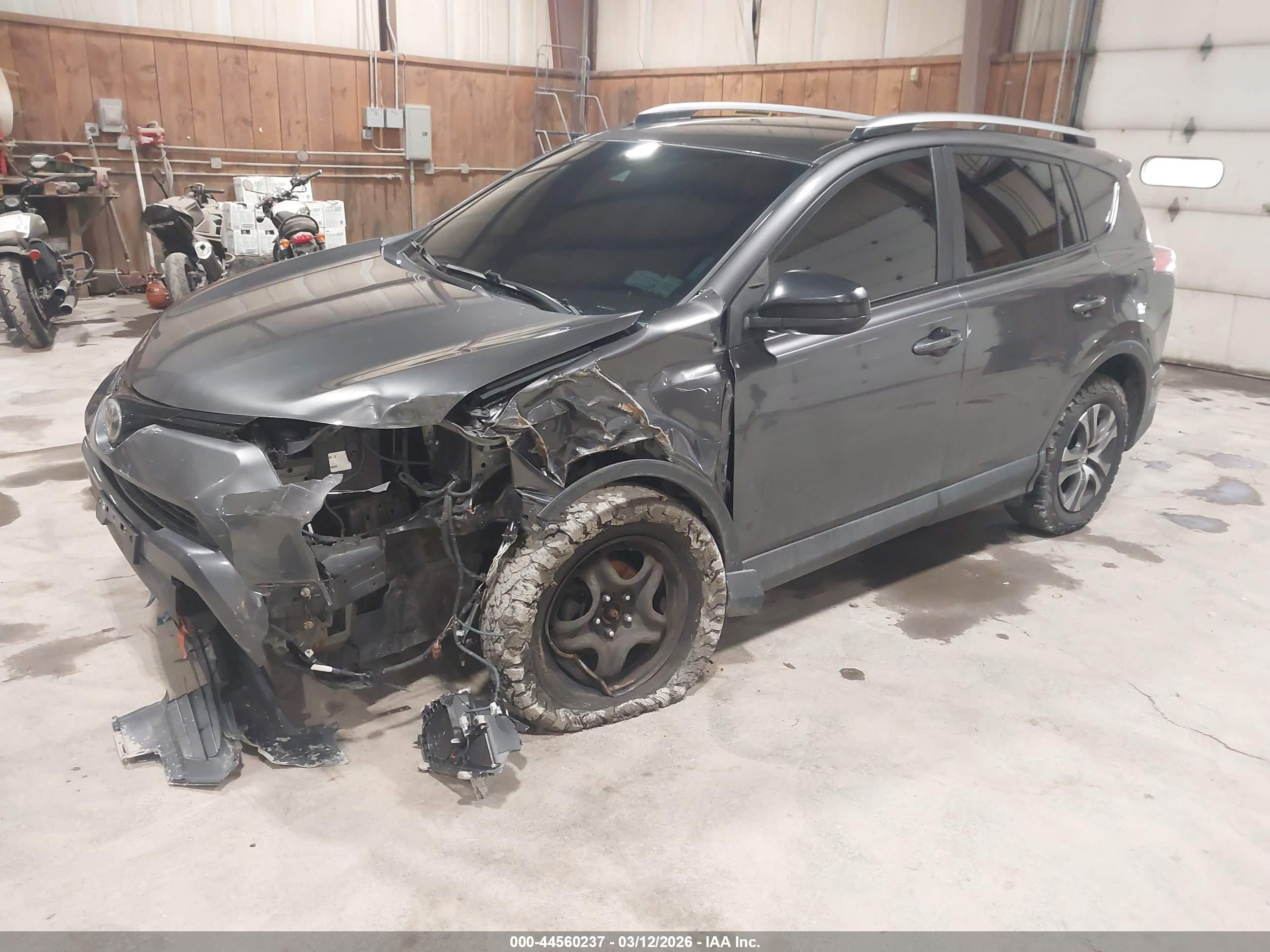 TOYOTA RAV4 image 2