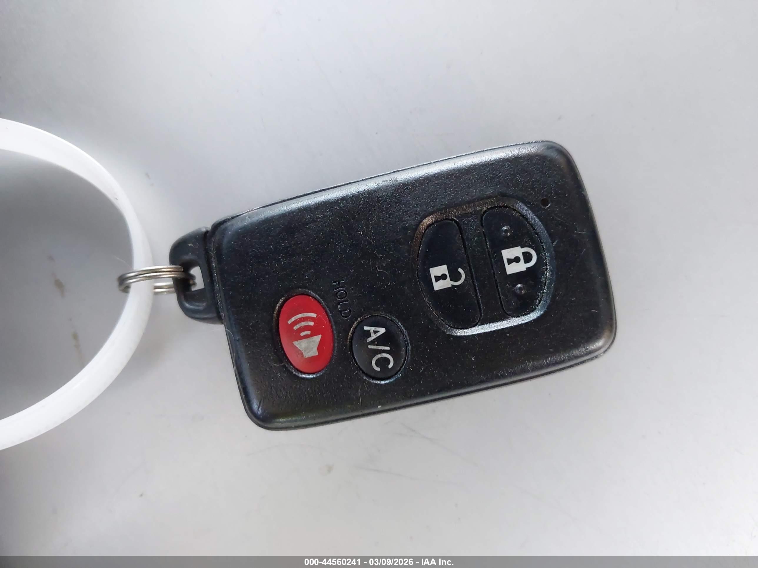 TOYOTA PRIUS image 11